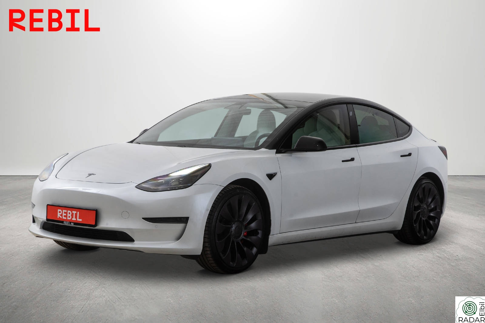 TESLA Model 3 567km (WLTP)/Performance/AWD/MCU2/Navi/R.kam/Pano/AP