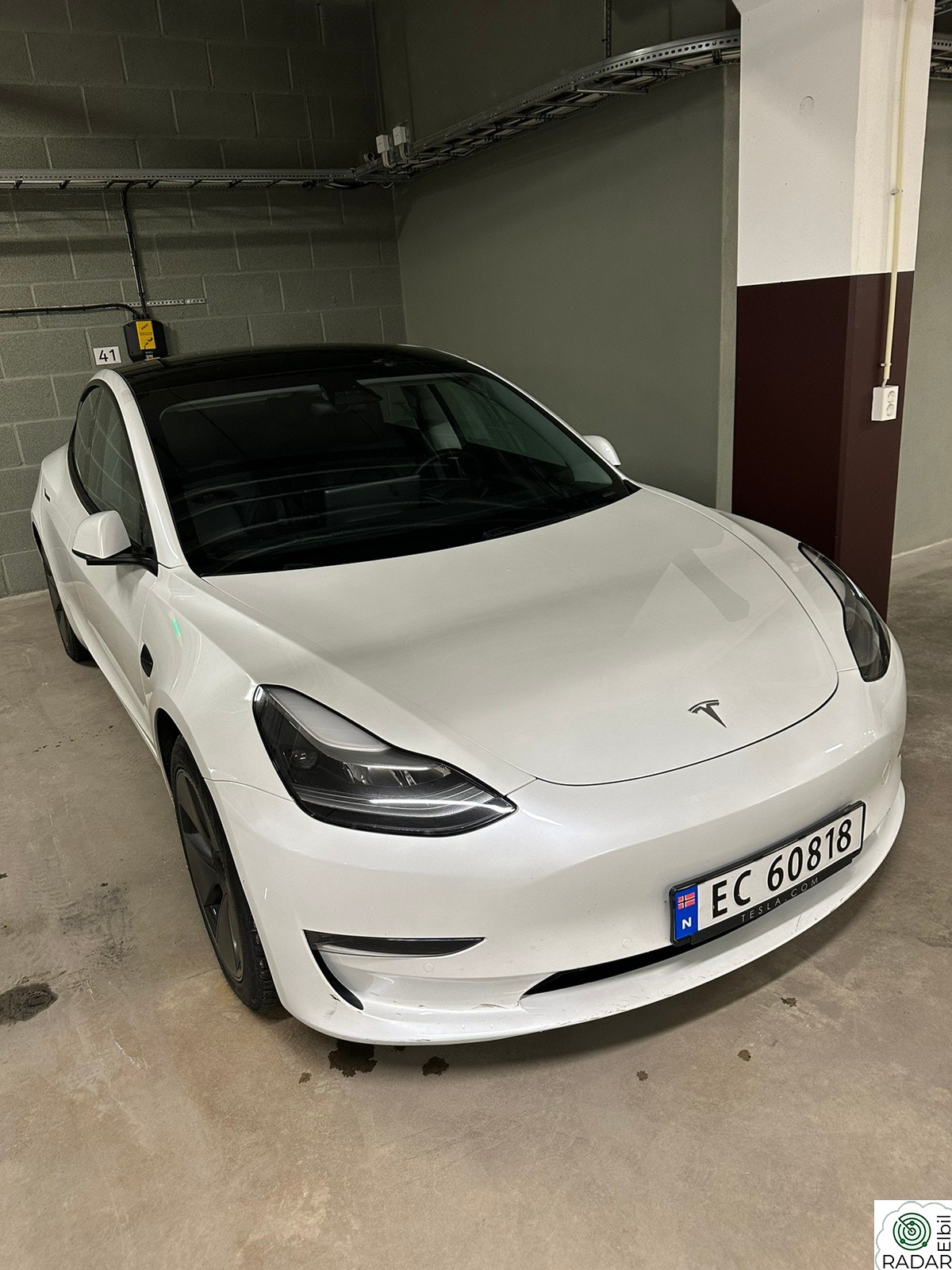 TESLA Model 3 Long Range AWD med hengerfeste