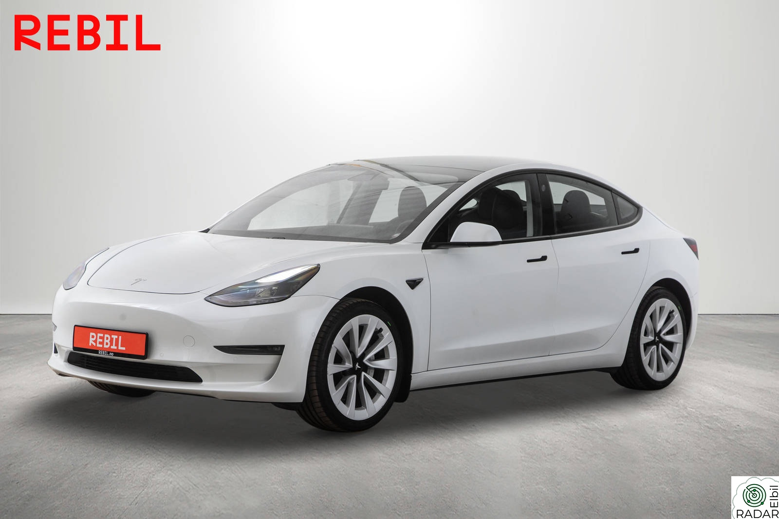 TESLA Model 3 614km (WLTP)/LR/AWD/MCU2/Navi/R.kam/Pano/AP/V.pumpe