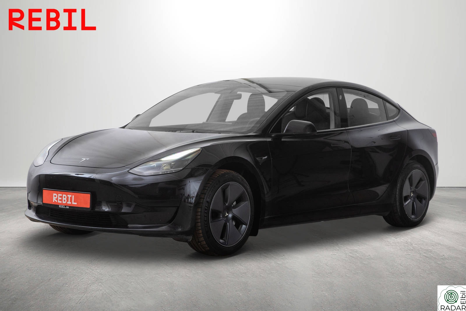 TESLA Model 3 448km(WLTP)/SR+/MCU2/AP/Navi/R.kam/Pano/Memory/V.pumpe