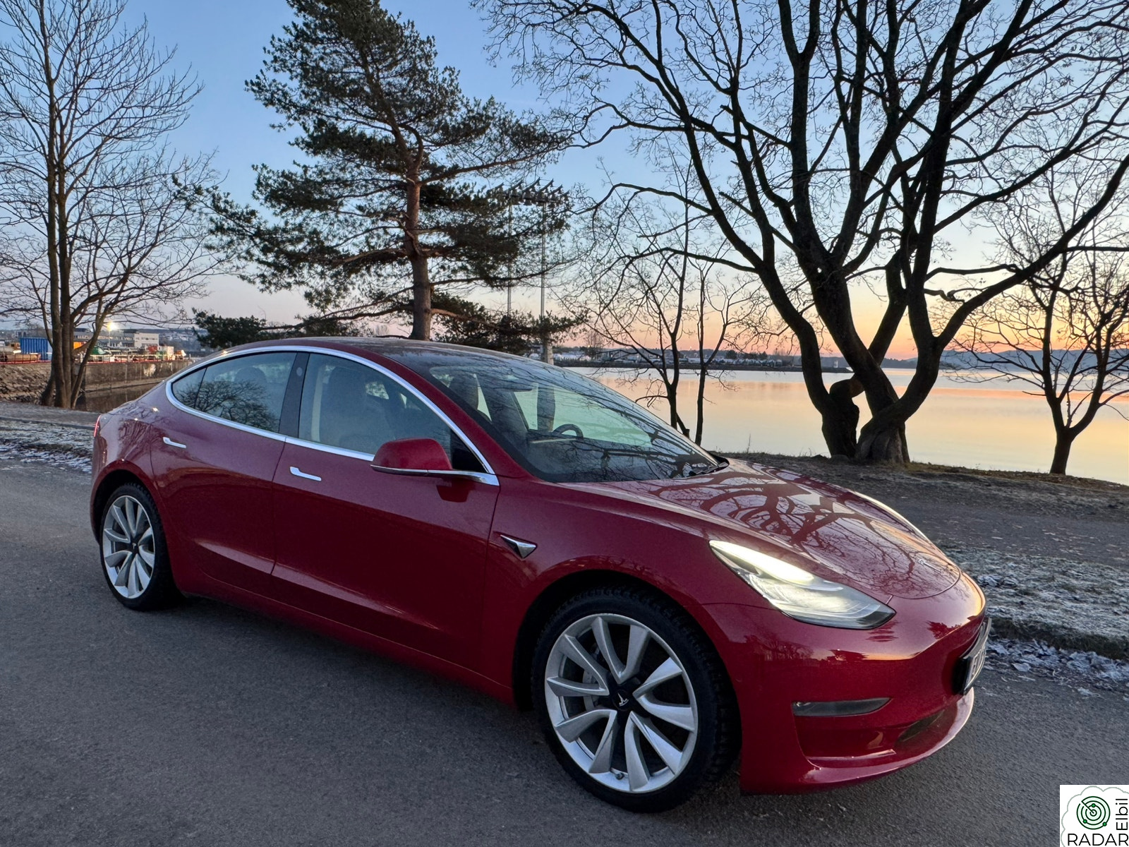 TESLA Model 3 Longe range