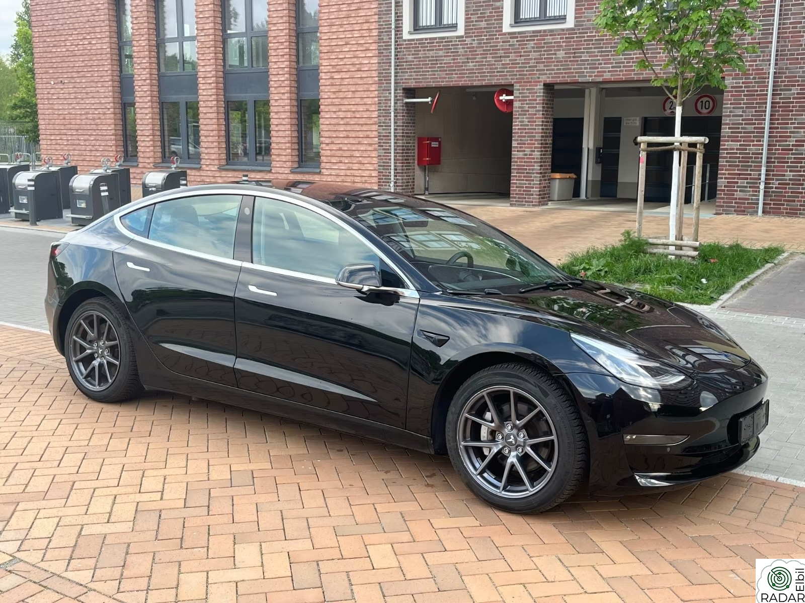 TESLA Model 3 LONG RANGE AWD 476HK PREMIUM PANORAMATAK