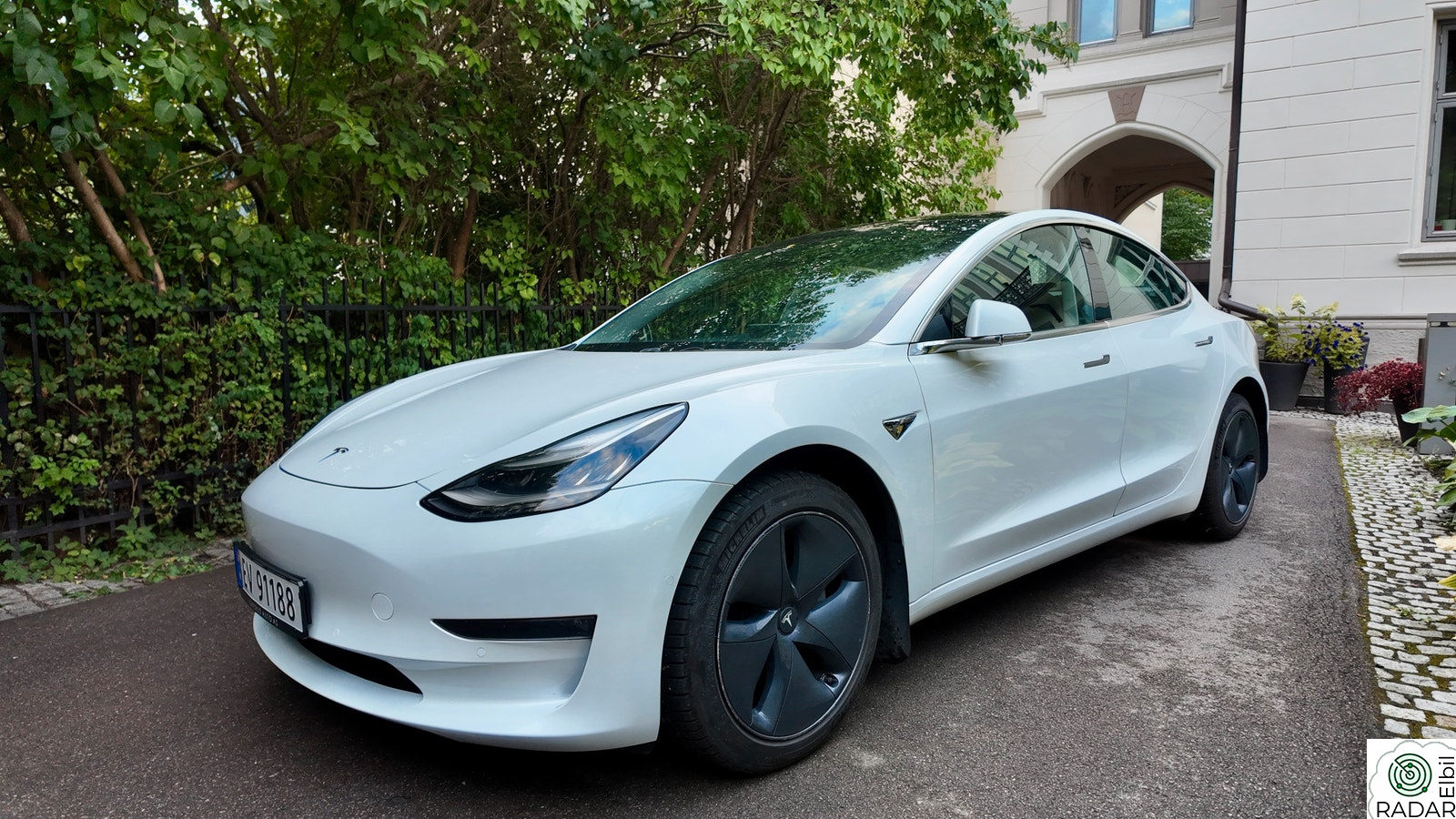 TESLA Model 3 Long Range - Premium