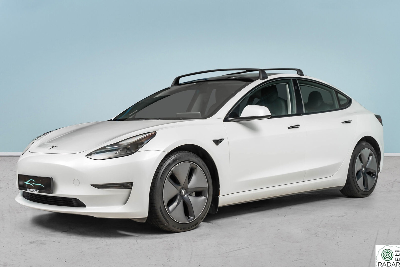 TESLA Model 3 614km / 4x4 / Long Range / Krok /