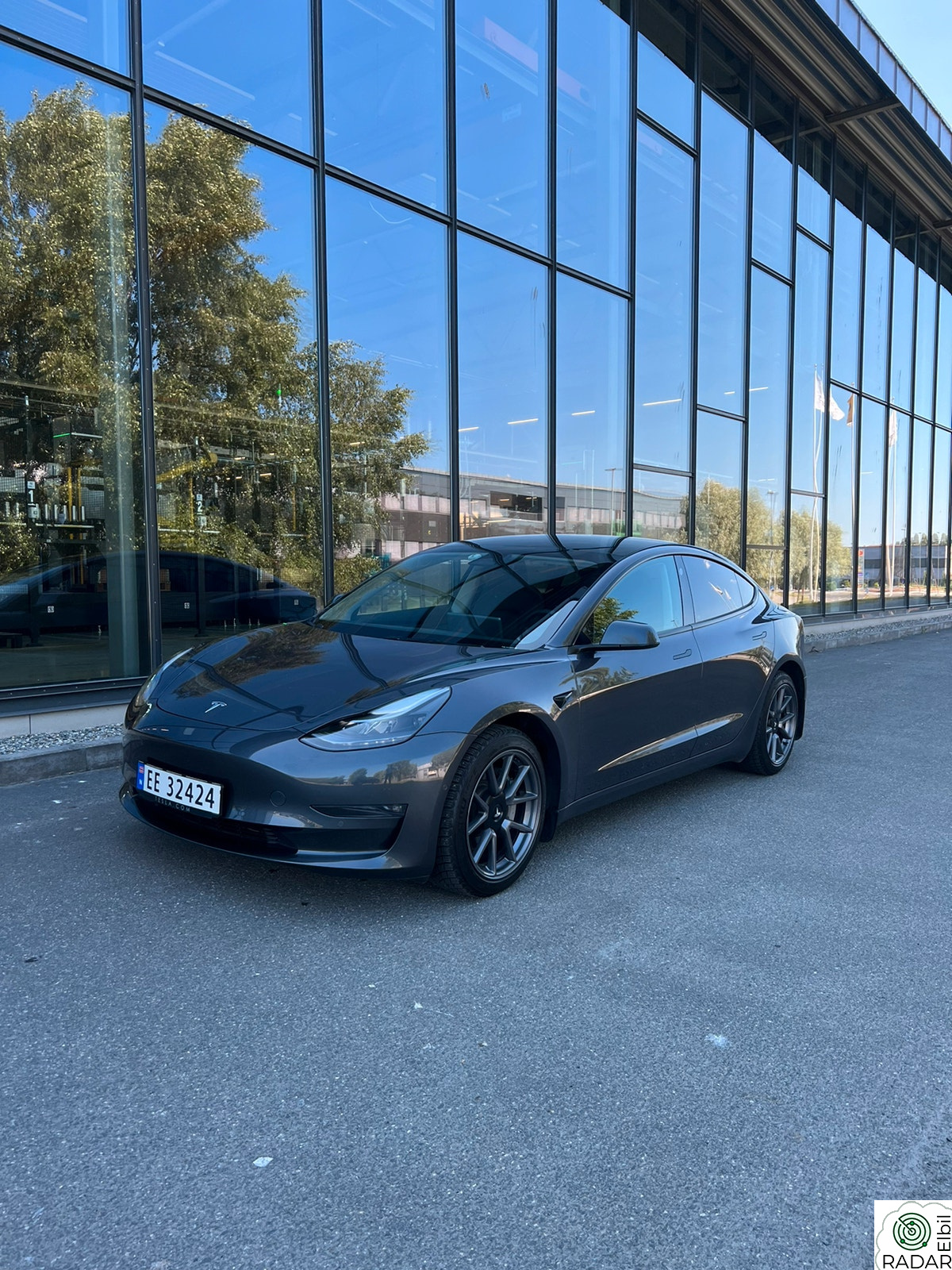 TESLA Model 3 Long Range AWD