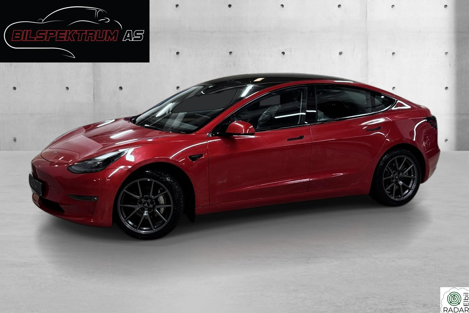 TESLA Model 3 Long-Range AWD // Acc.boost, Krok, Autopilot, V.pumpe+