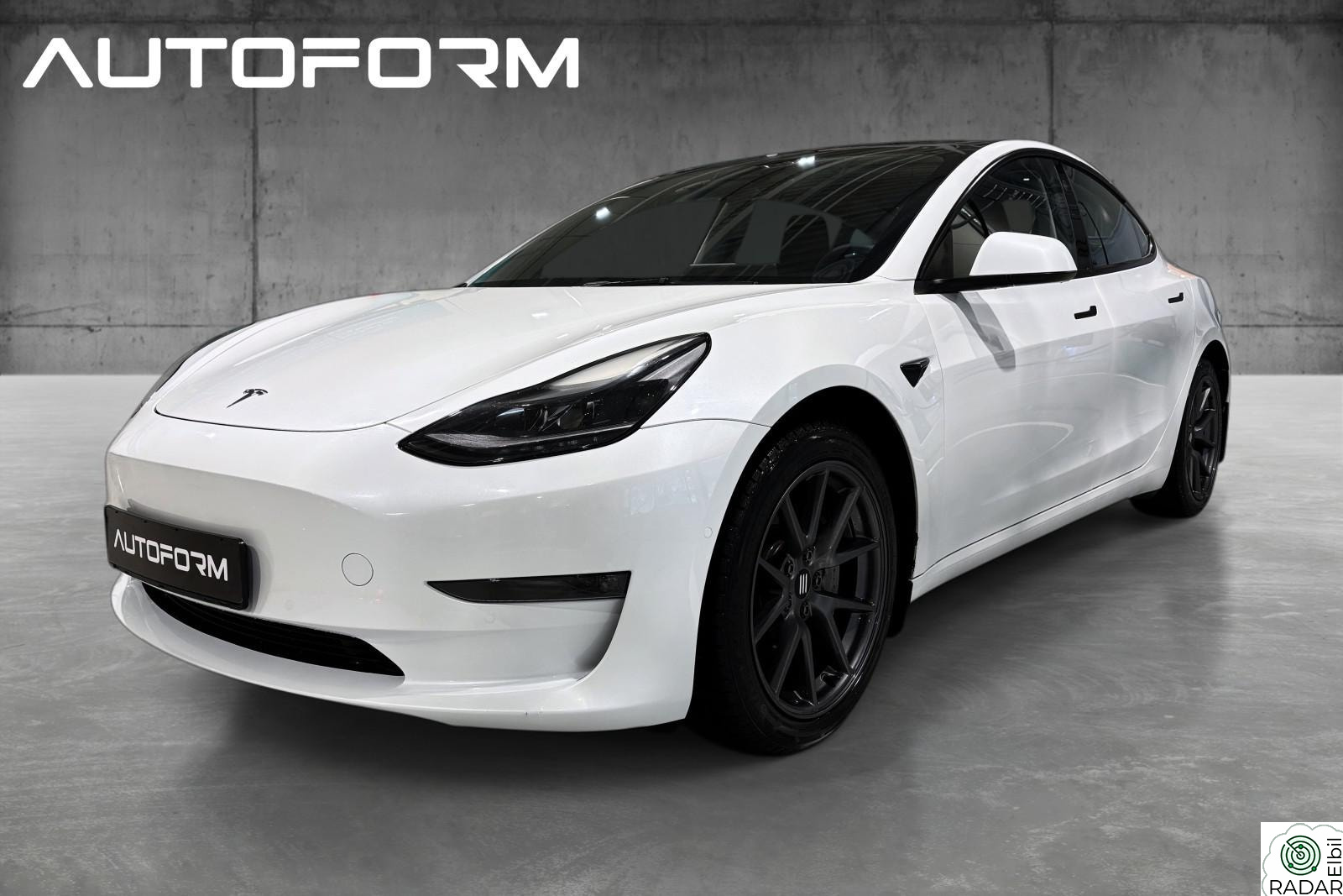 TESLA Model 3 Long Range| AWD| 440 hk| Autopilot| Skinn|