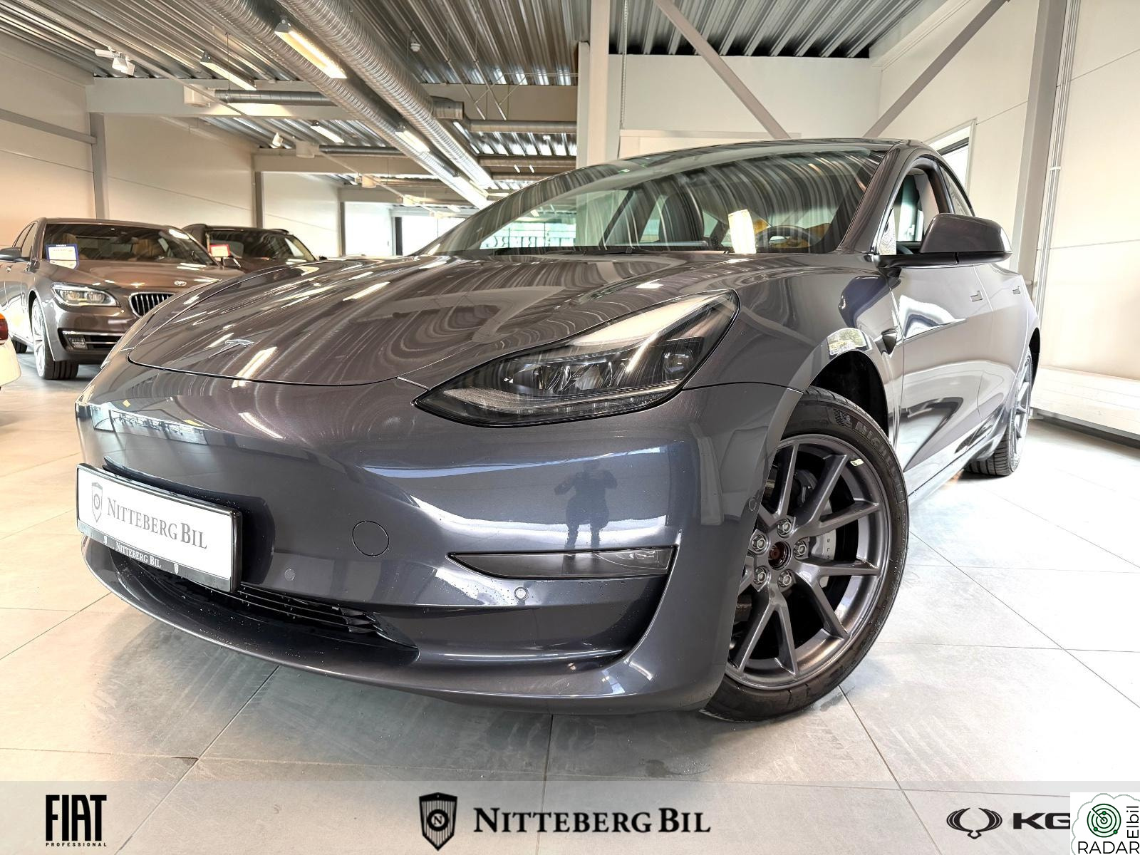 TESLA Model 3 Long Range AWD 602 km WLTP H.Feste