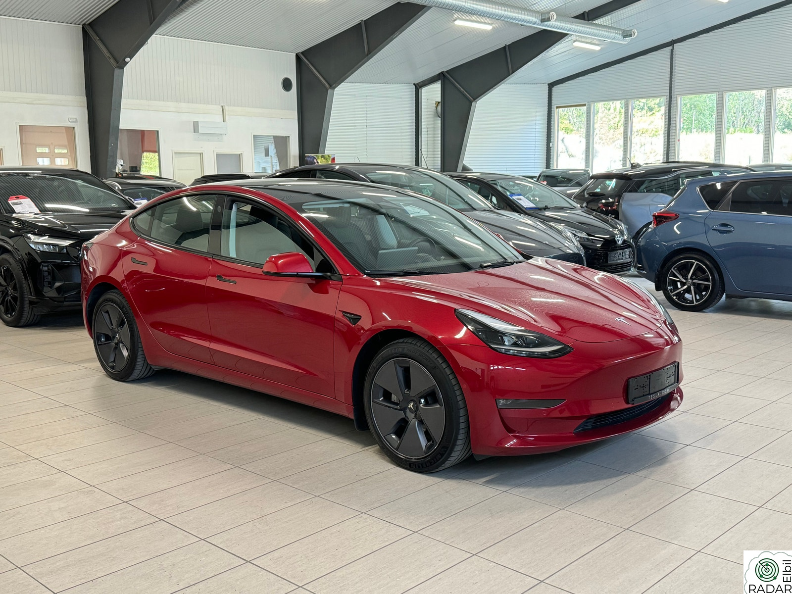 TESLA Model 3 Long Range AWD PREMIUM,VARMEPUMPE,H-FESTE,KAMERA,SKINN