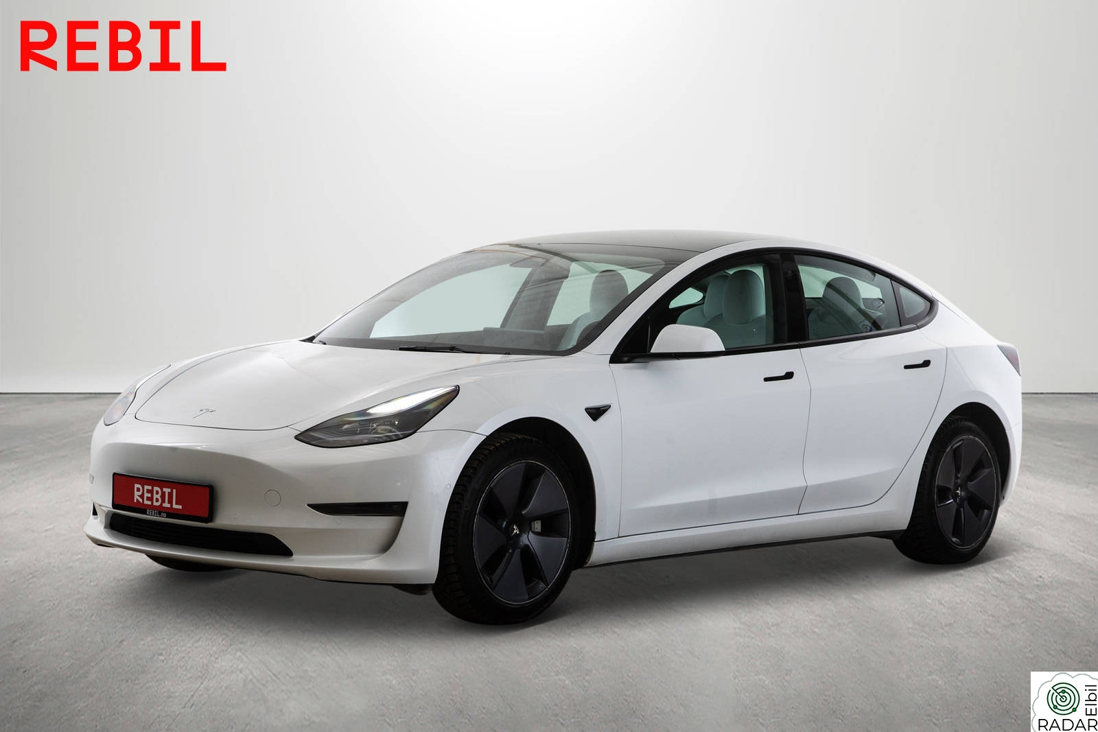 TESLA Model 3 602km (WLTP)/LR/AWD/MCU2/Navi/R.kam/Pano/AP/V.pumpe