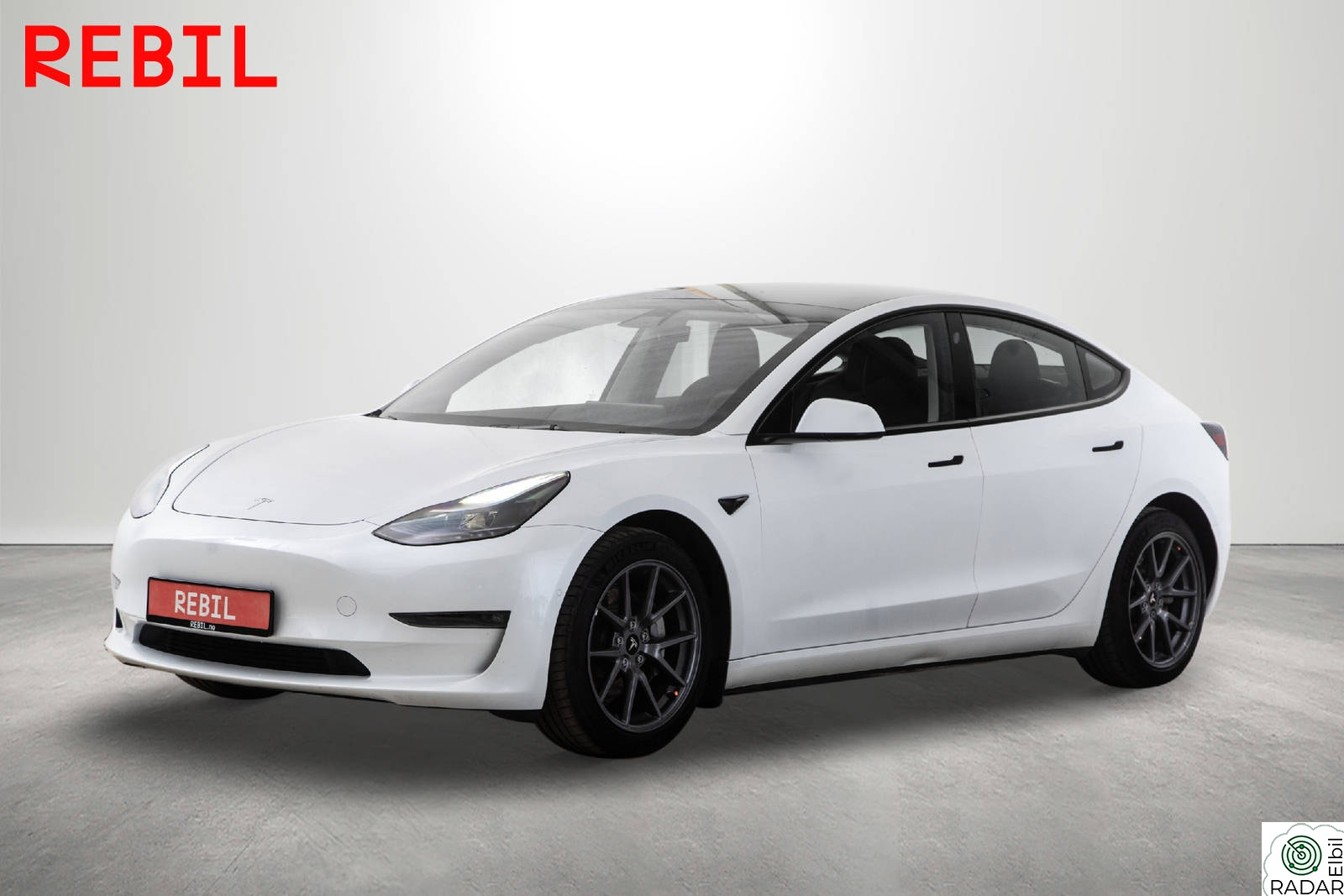 TESLA Model 3 614km (WLTP)/LR/AWD/MCU2/Navi/R.kam/Pano/AP/V.pumpe