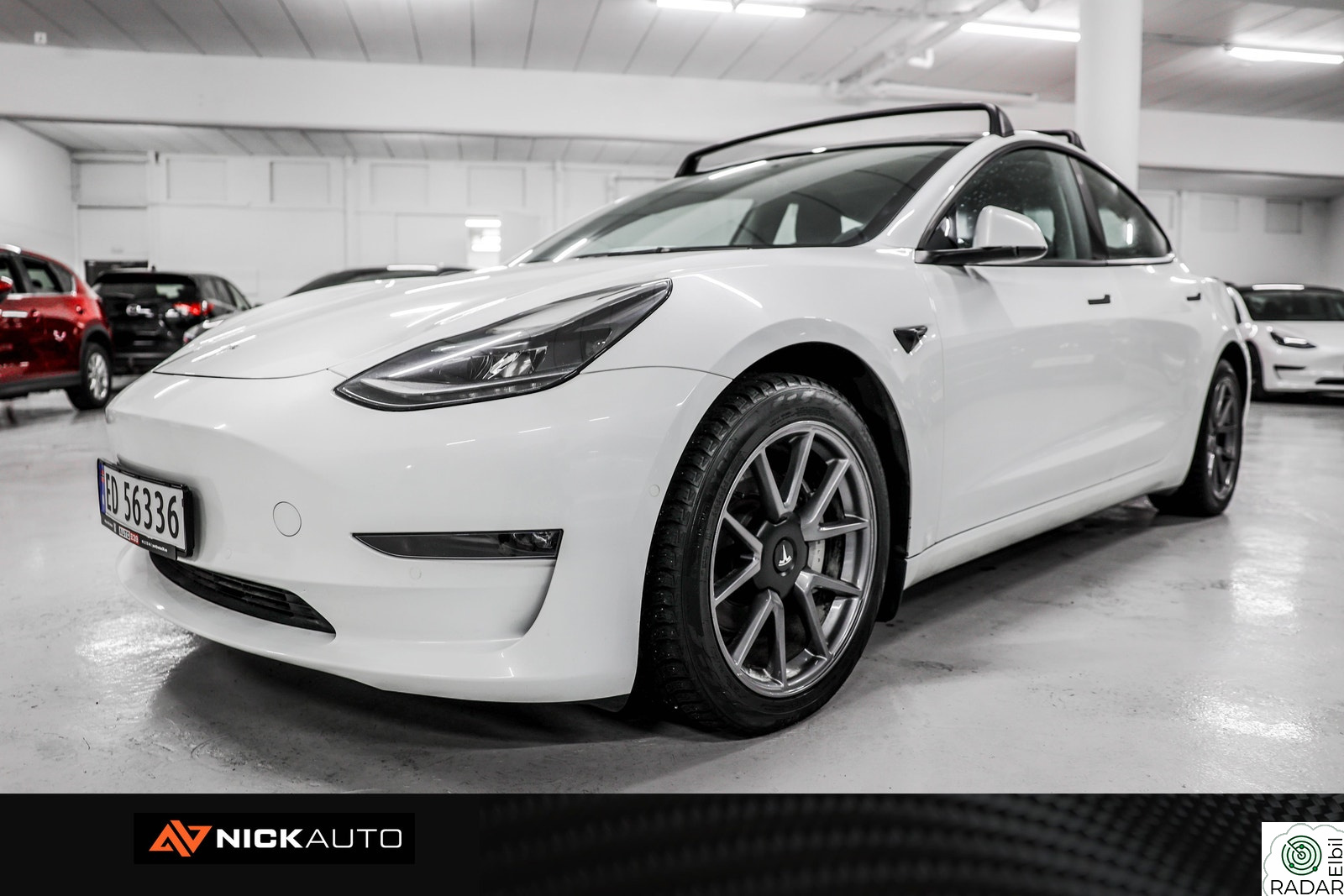 TESLA Model 3 Long Range AWD Premium 614km Pano Varme++ Garanti