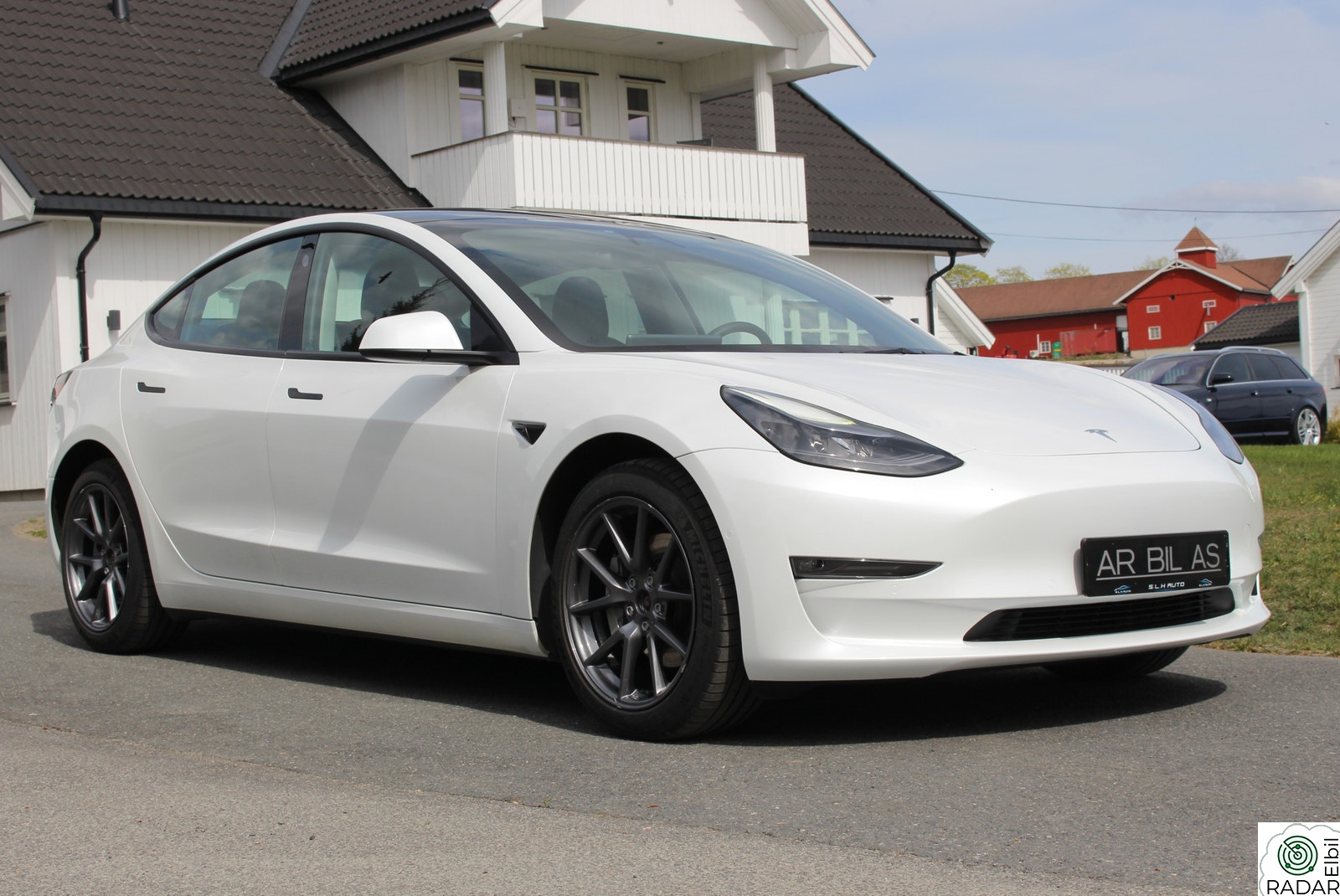 TESLA Model 3 Long Range AWD Varmepumpe Panorama LAV KM+++