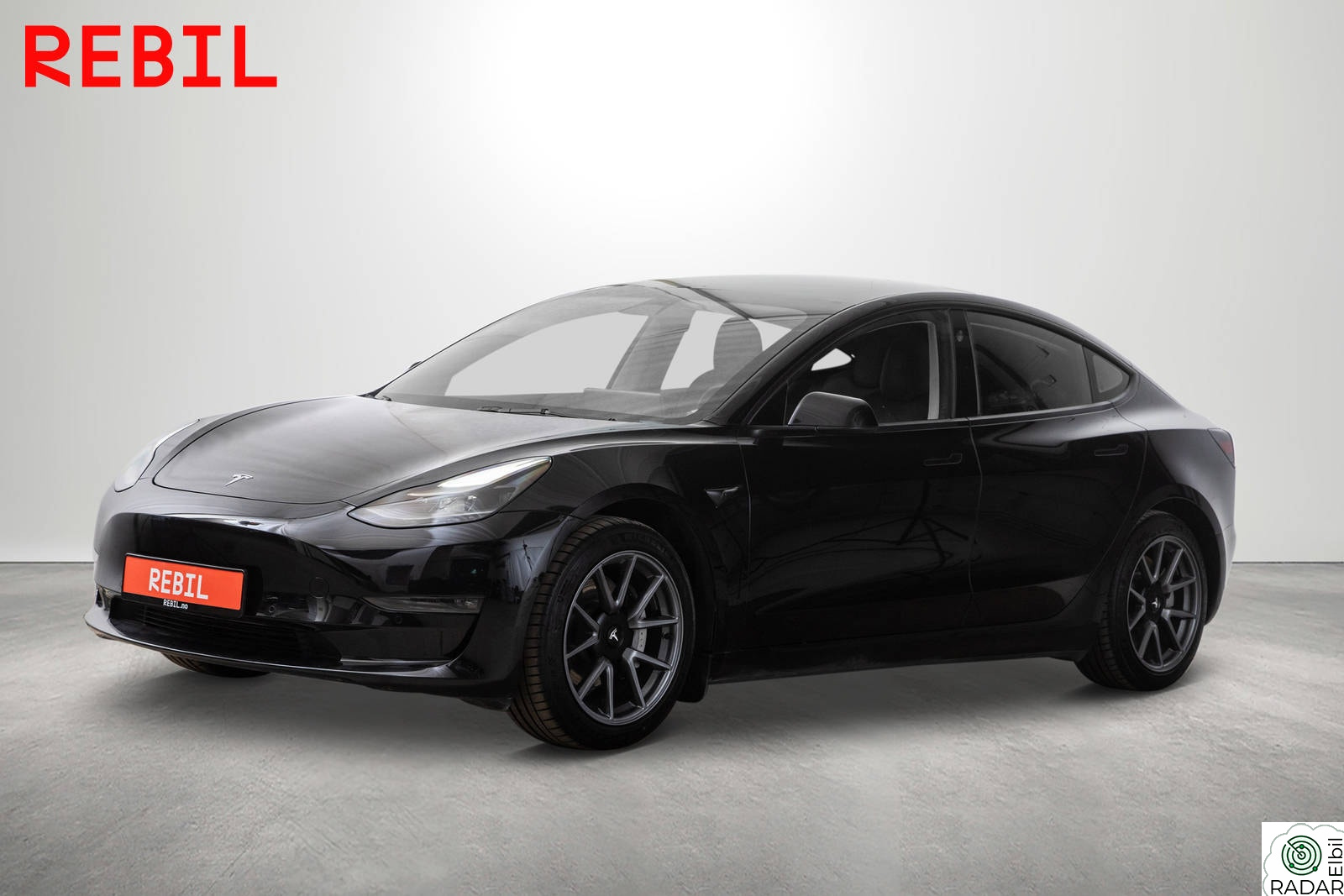 TESLA Model 3 614km (WLTP)/LR/AWD/MCU2/Navi/R.kam/Pano/AP/V.pumpe