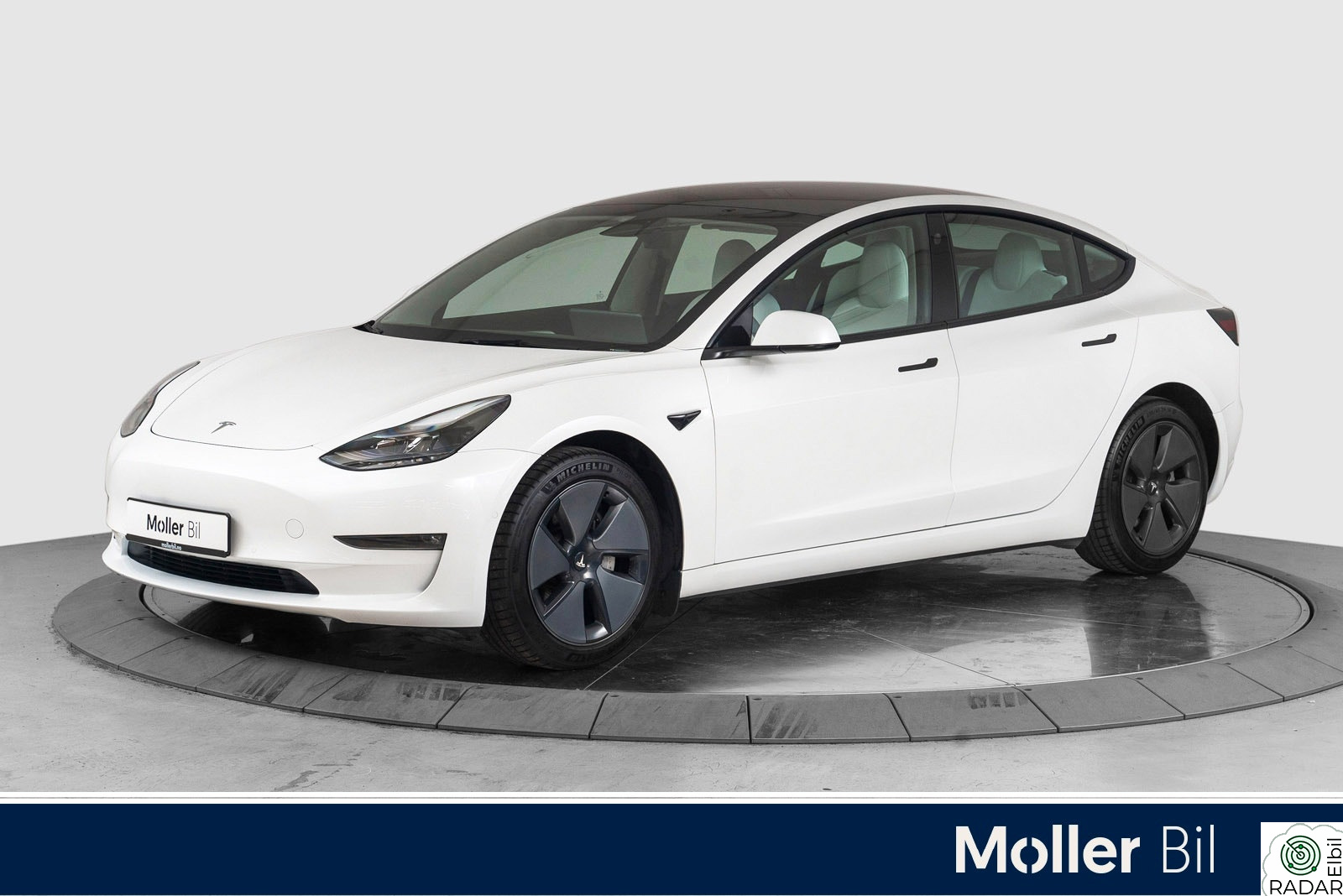 TESLA Model 3 Long Range AWD - Pano, LED, R.Kam, Navi