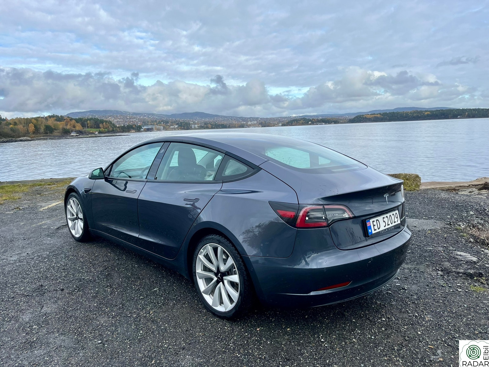 TESLA Model 3 Long Range AWD | 1.gangsreg. 17.12.2021 | 614 km