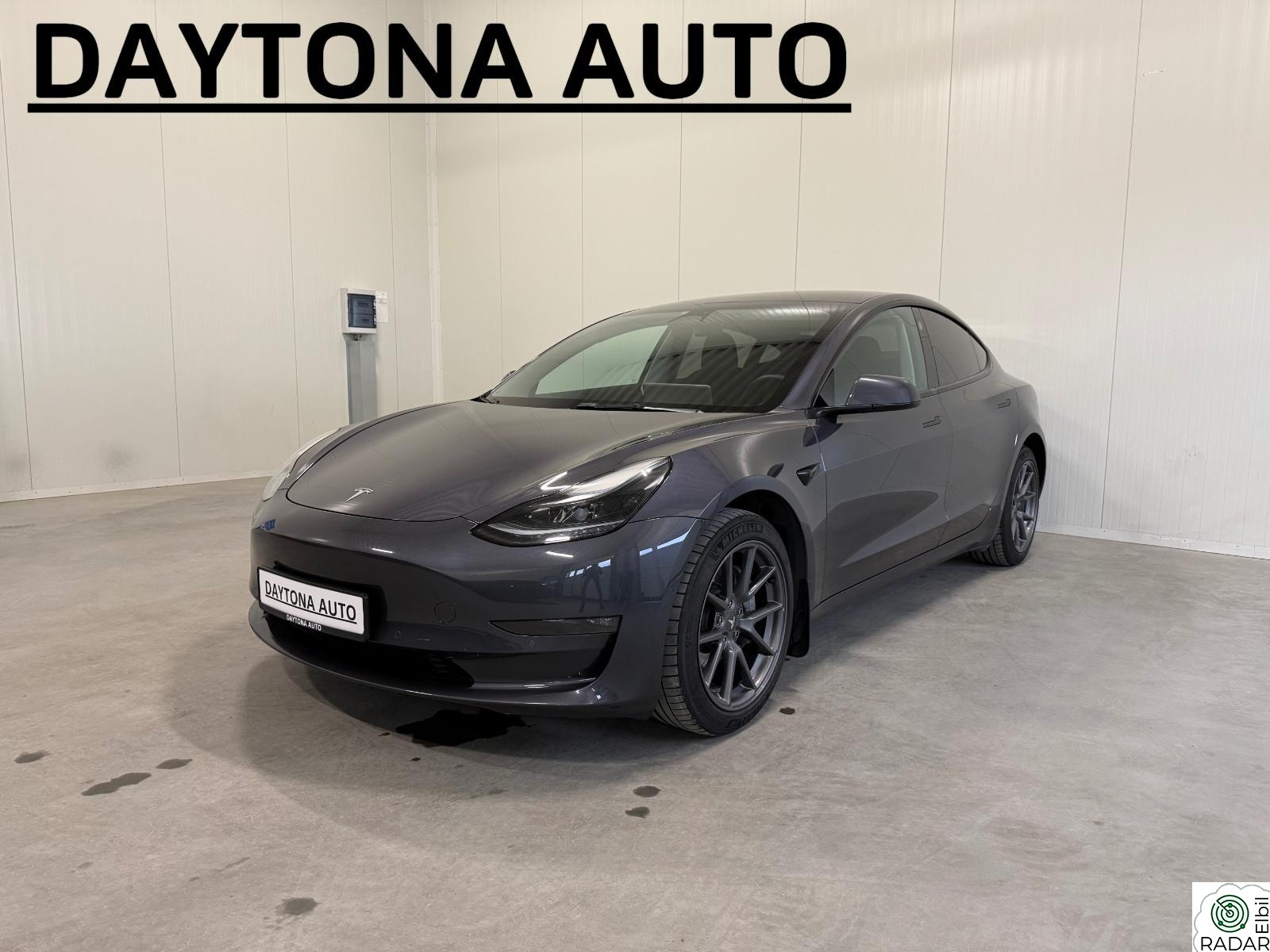 TESLA Model 3 Long Range AWD, 602km WLTP, En Eier, Lav KM, Velholdt!