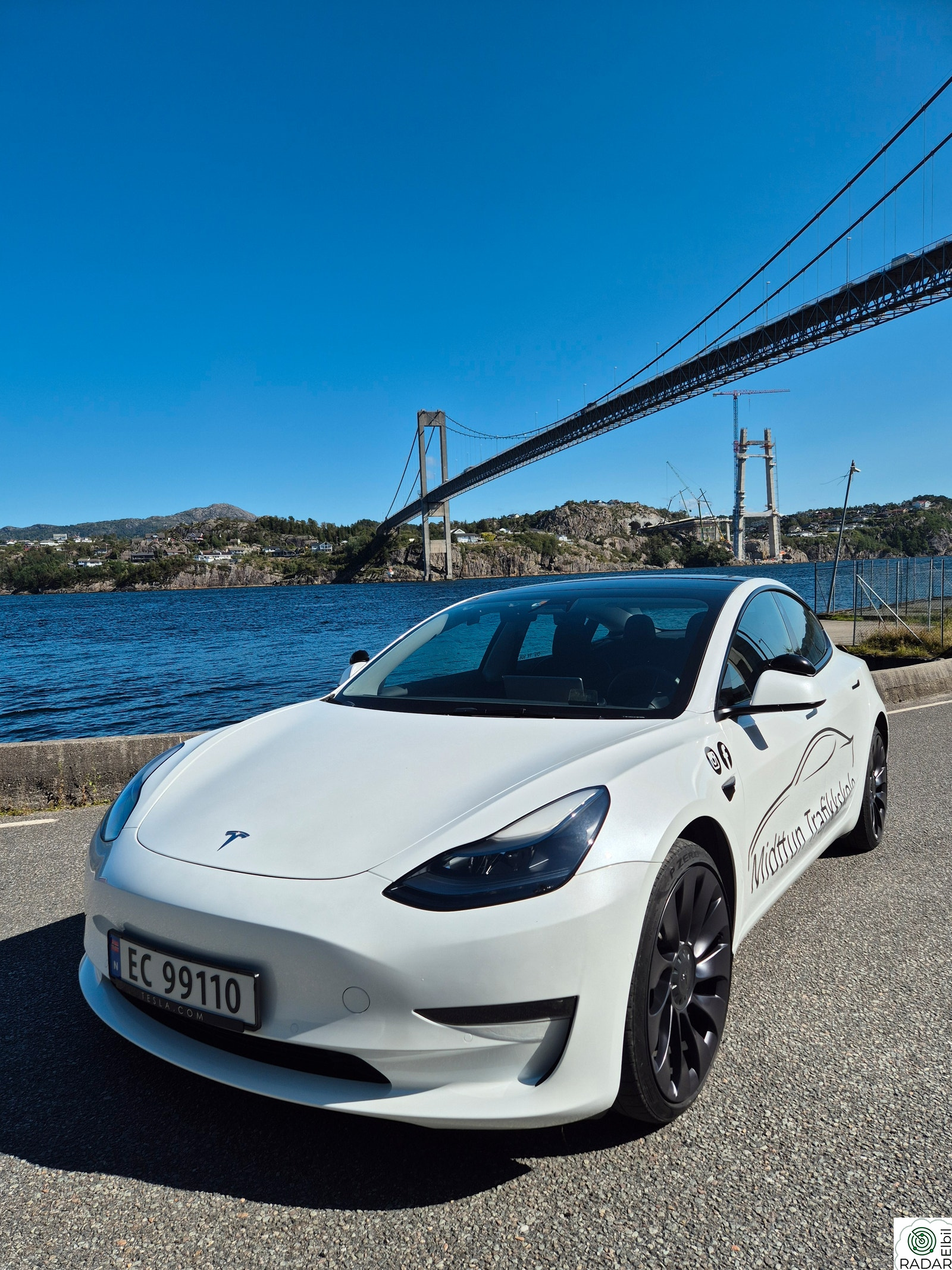 TESLA Model 3 Performance AWD, rattvarme, doble støydempende vinduer