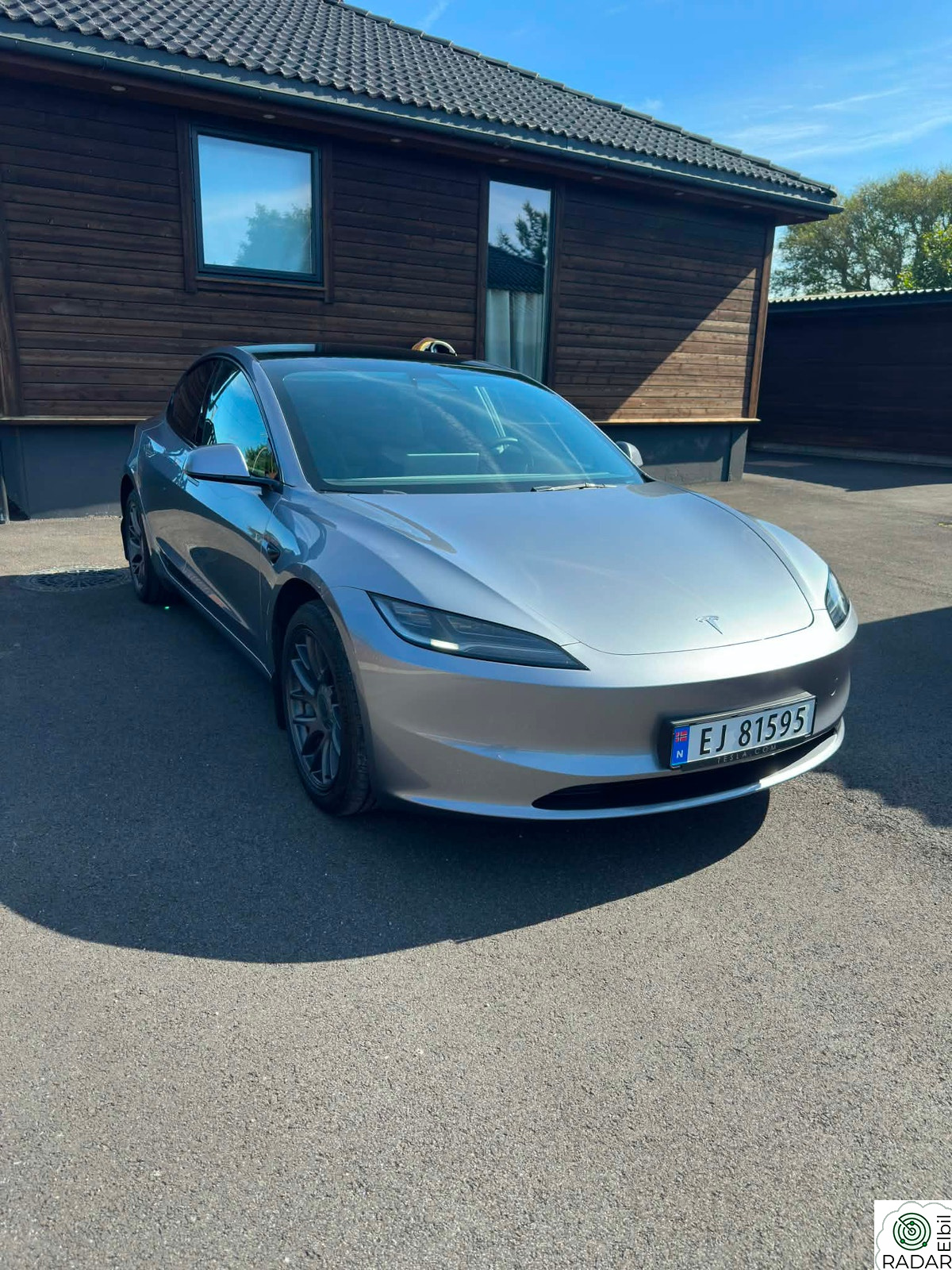 TESLA Model 3 Long Range RWD 320hk