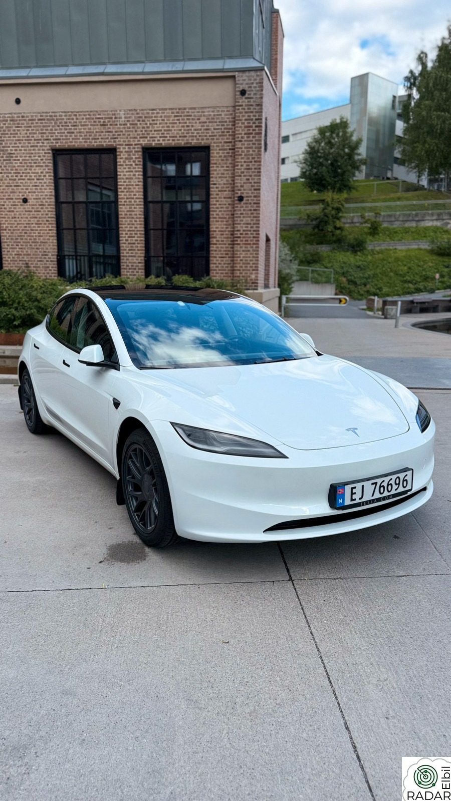 TESLA Model 3 Long Range RWD 320hk 702km WLTP