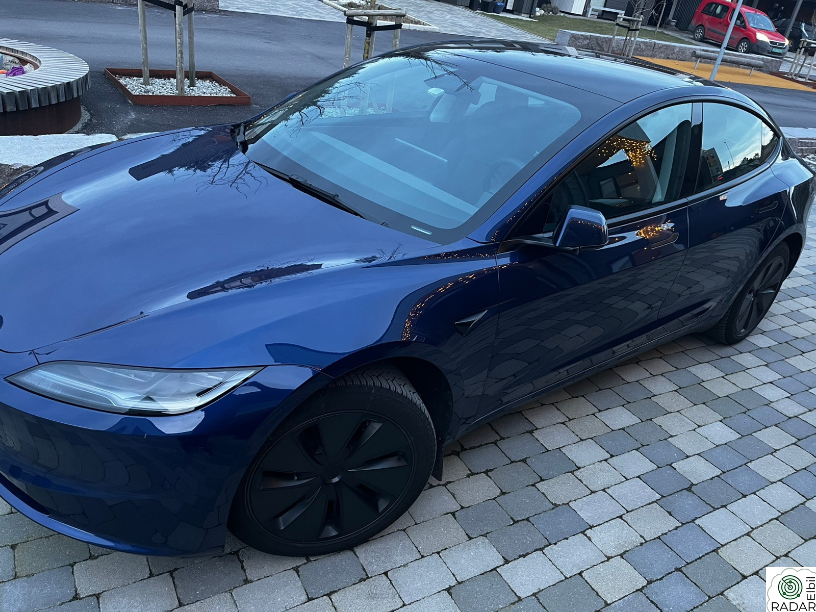 TESLA Model 3 Long range , rekkevidde 702 km