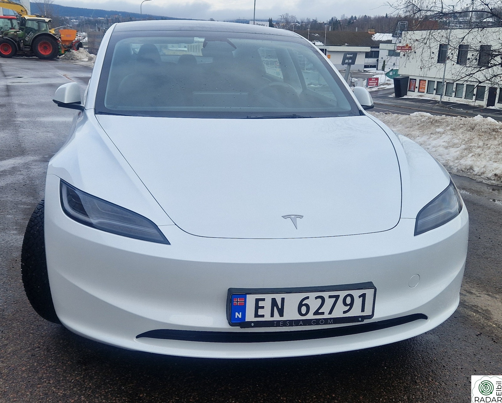 TESLA Model 3 Long Range RWD 320hk