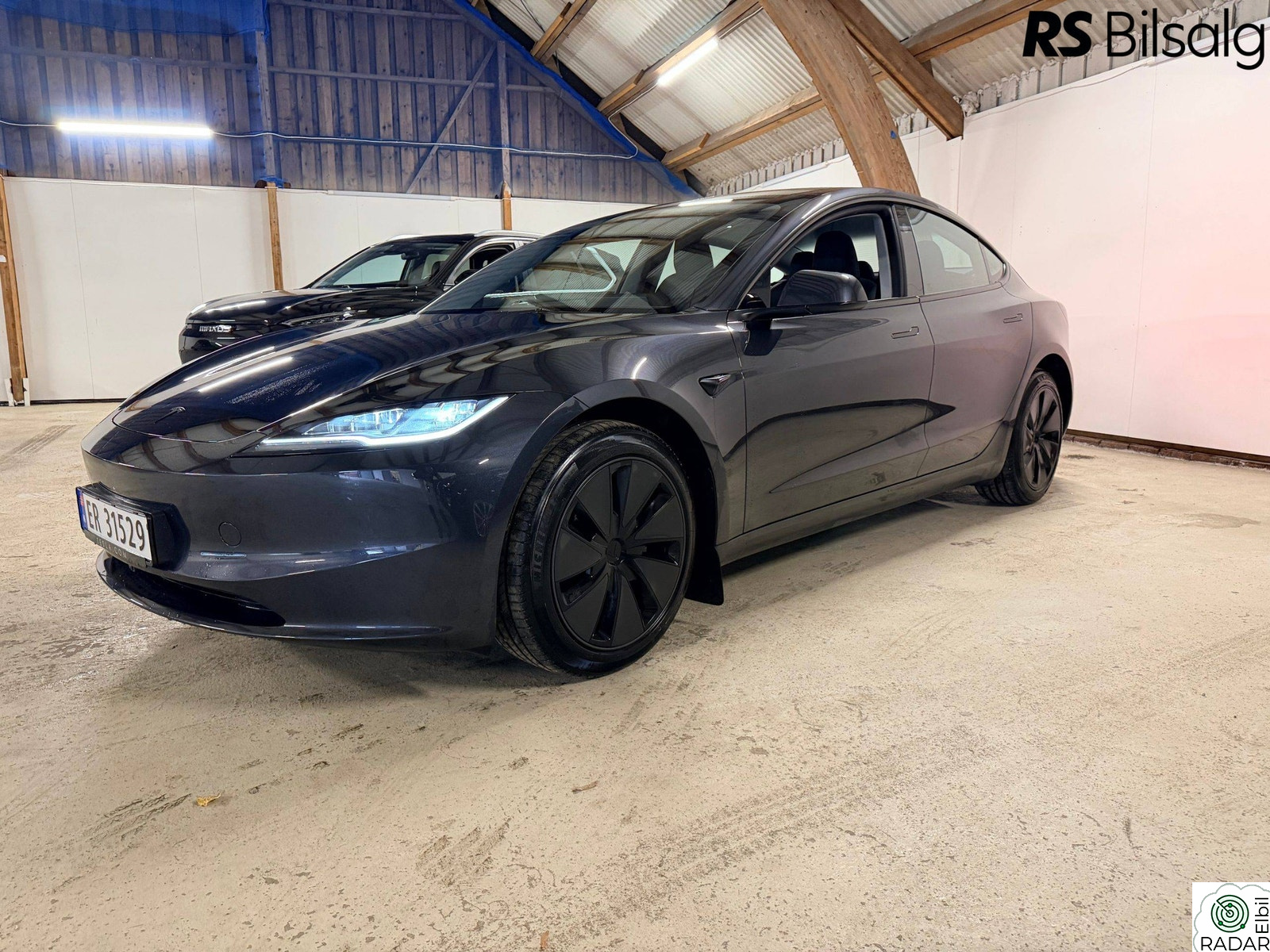 TESLA Model 3 LONG RANGE/WLTP 750km+/HENGERFESTE/LEVERINGSKLAR