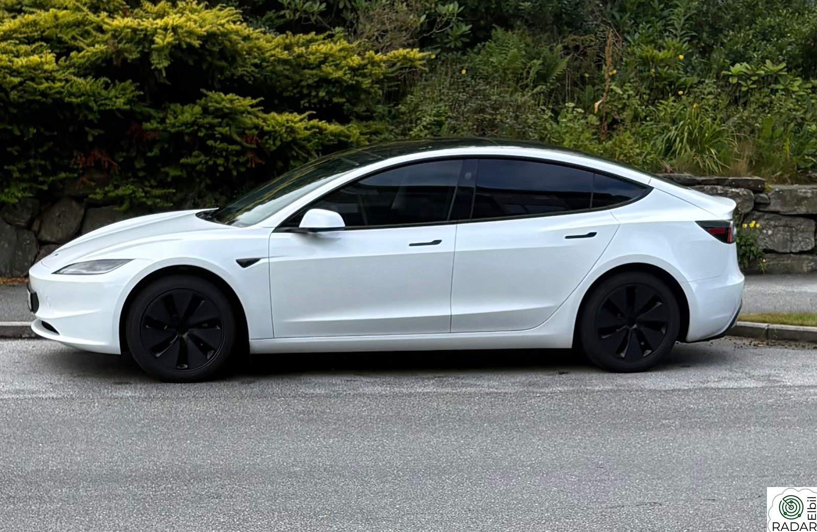 TESLA Model 3 Long Range RWD 320hk