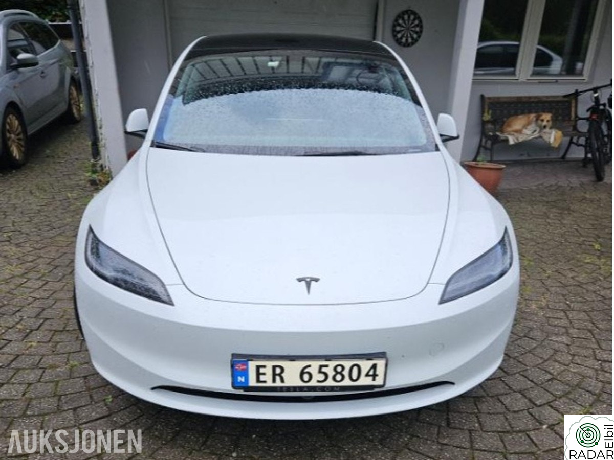 TESLA Model 3 Long Range RWD soltak skinn EU OK 06.2030 KUN 9000km