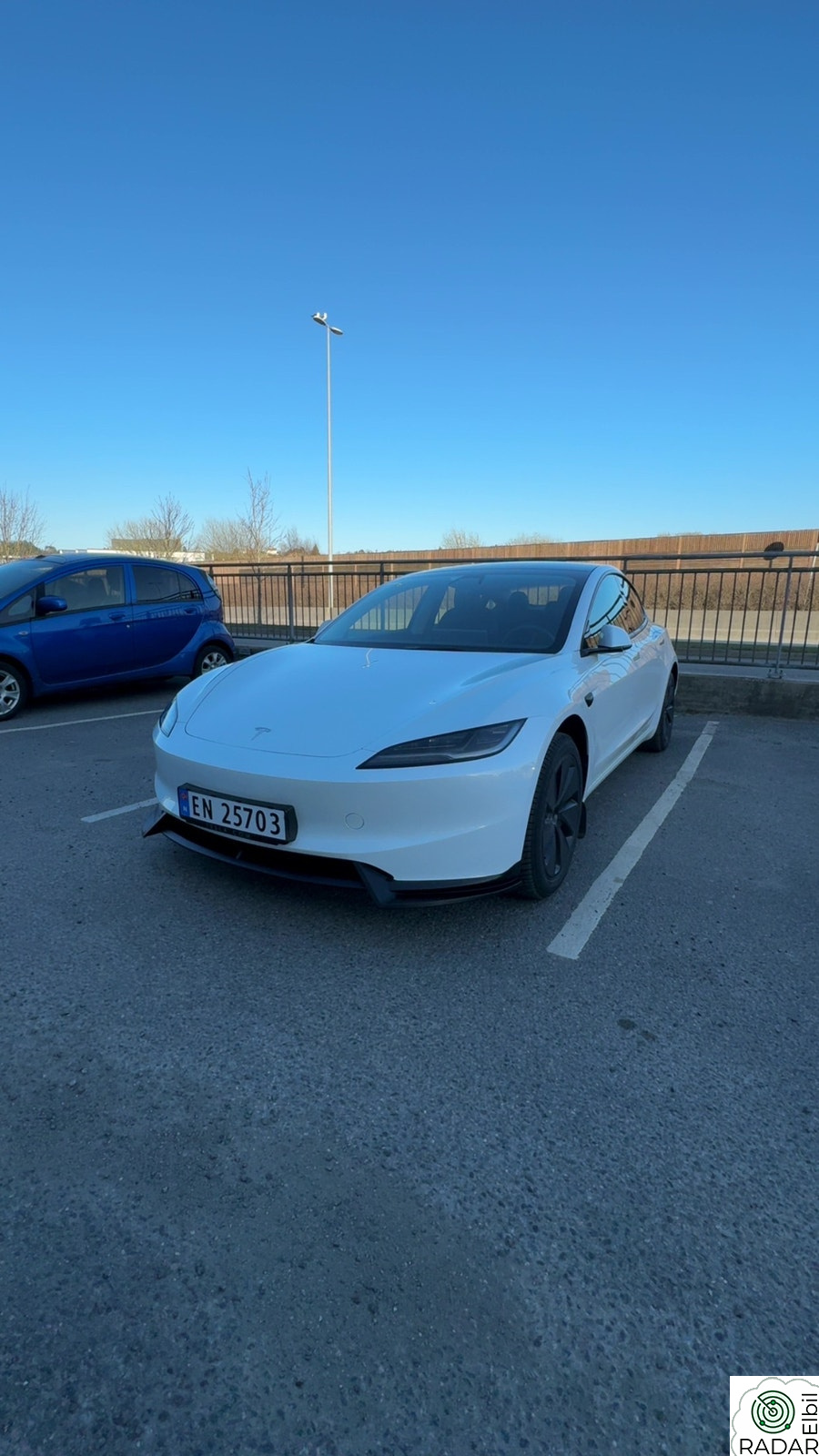 TESLA Model 3 Long Range RWD 320hk