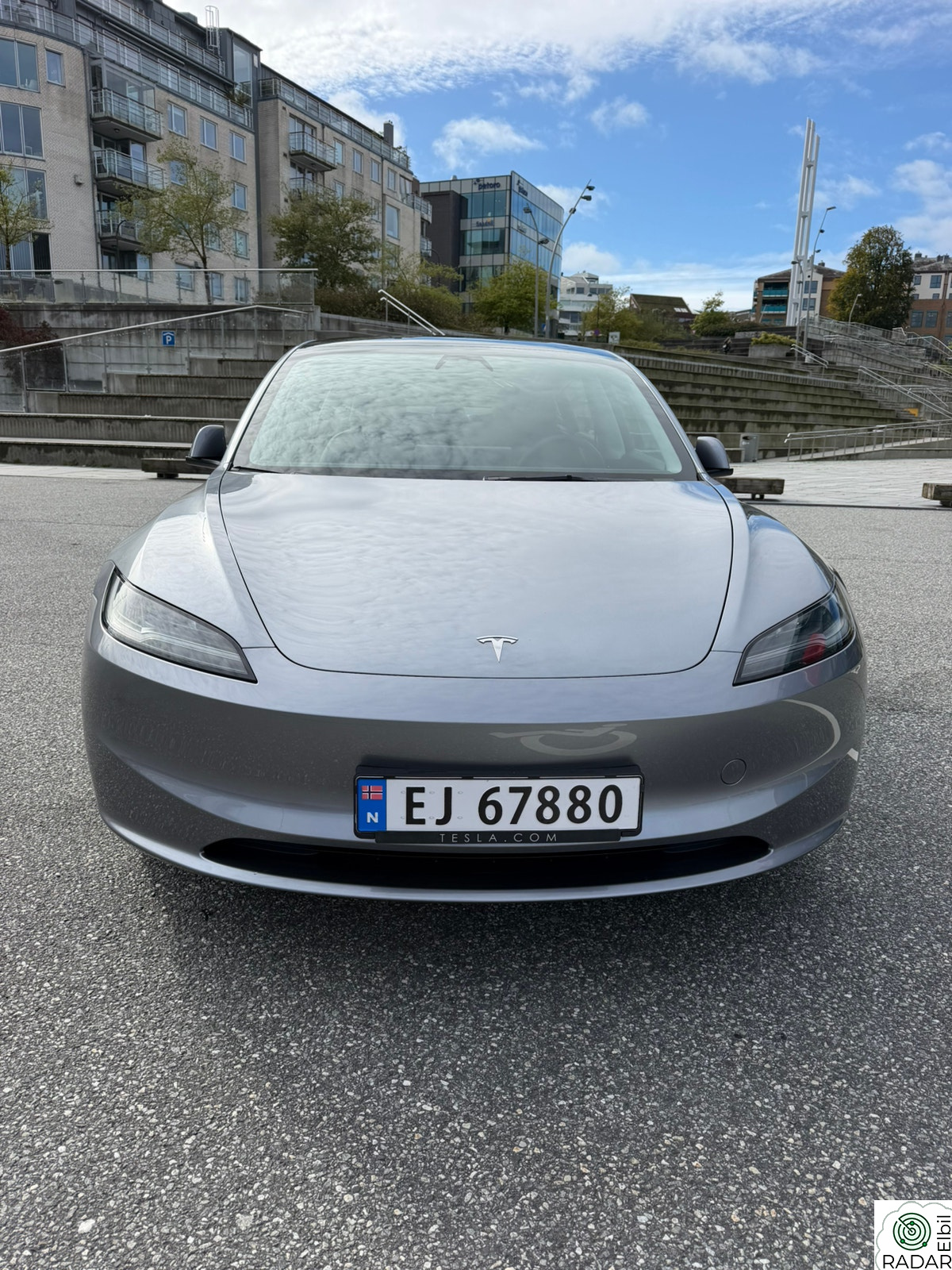 TESLA Model 3 Long Range RWD 320hk