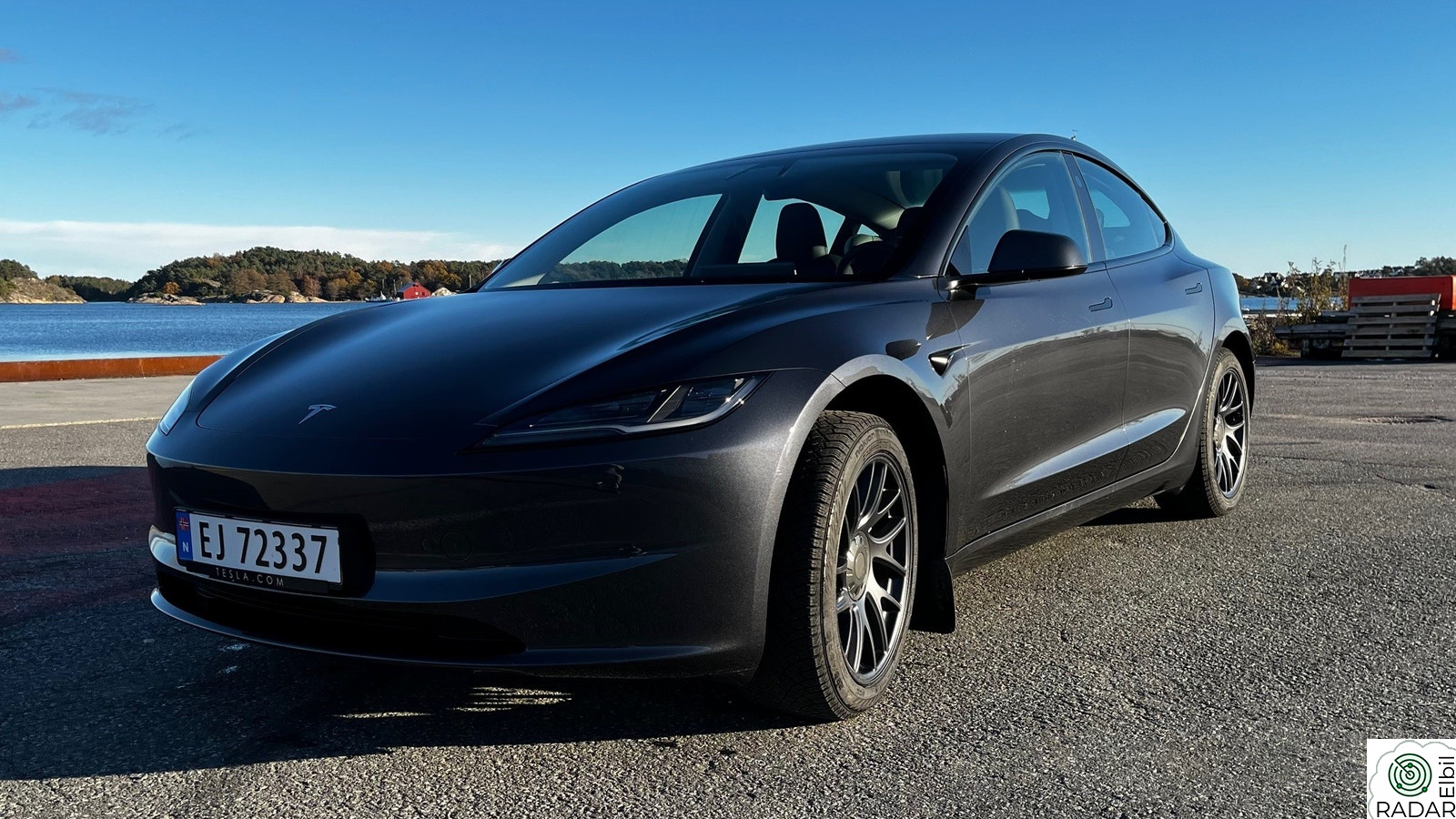 TESLA Model 3 Long Range RWD 320hk, 702 km WLTP, hengerfeste