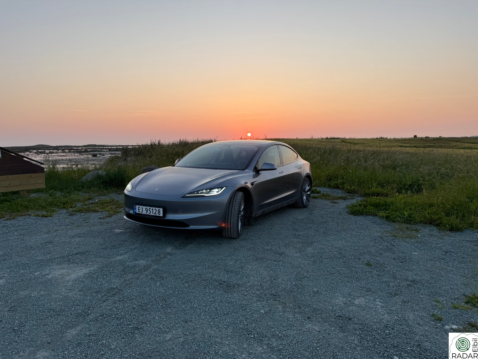 TESLA Model 3 Long Range RWD 320hk