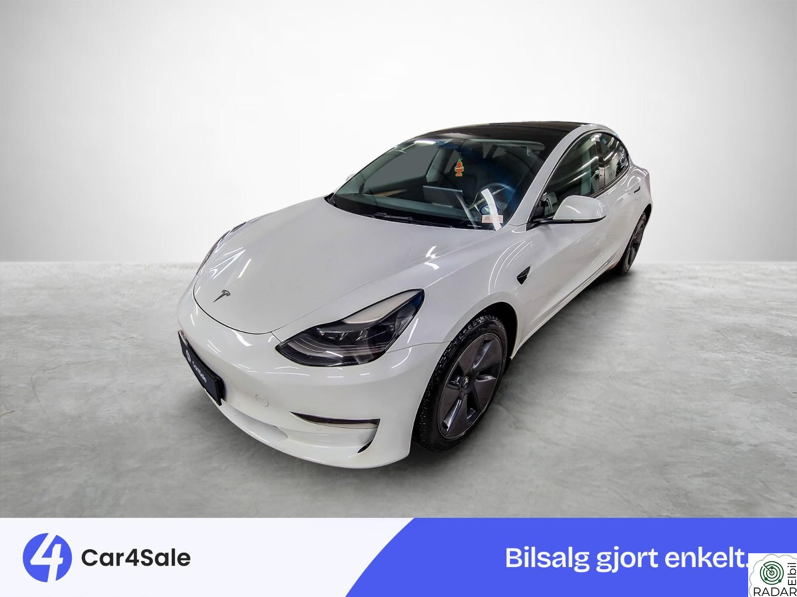 TESLA Model 3 Long Range AWD 602km / Krok / AP / Premium/ 18/ V.Pumpe
