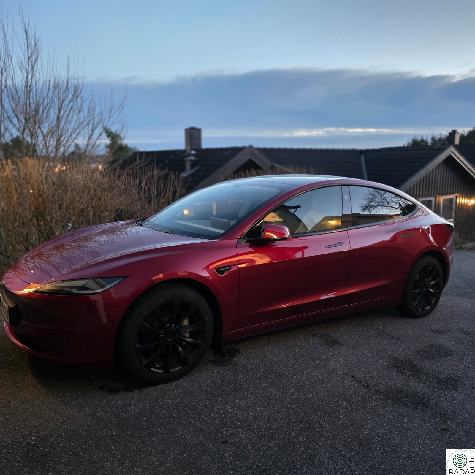 TESLA Model 3 Long Range AWD Topputstyrt