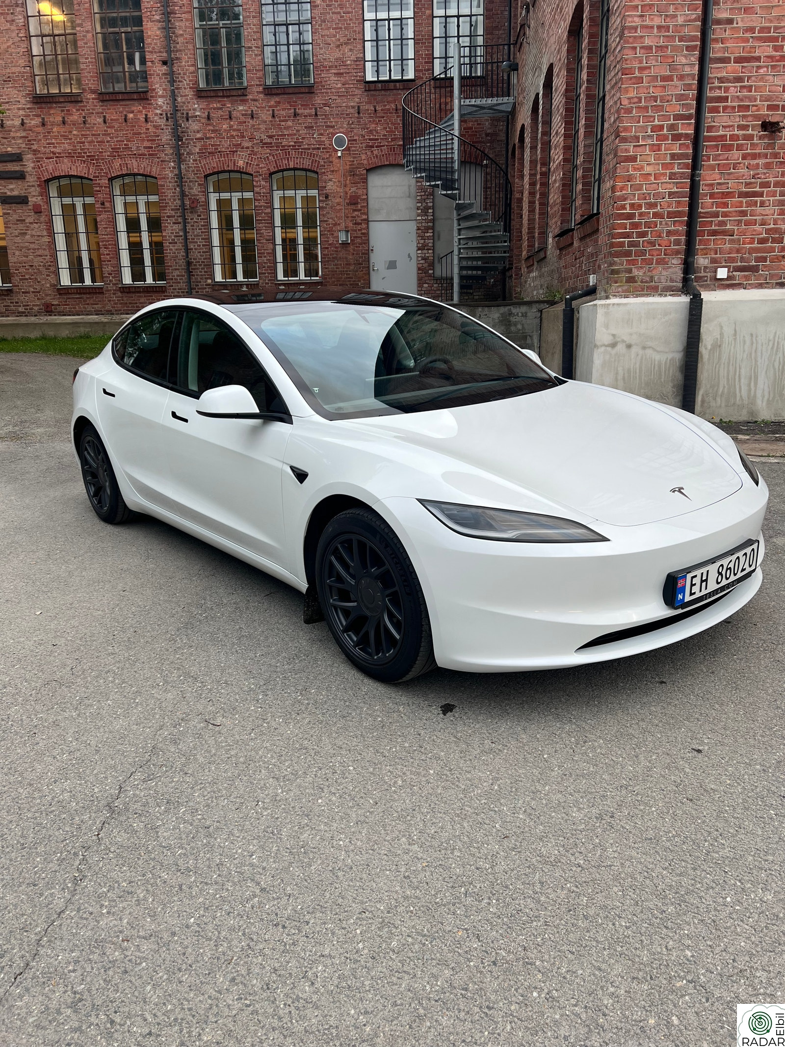 TESLA Model 3 Long Range AWD