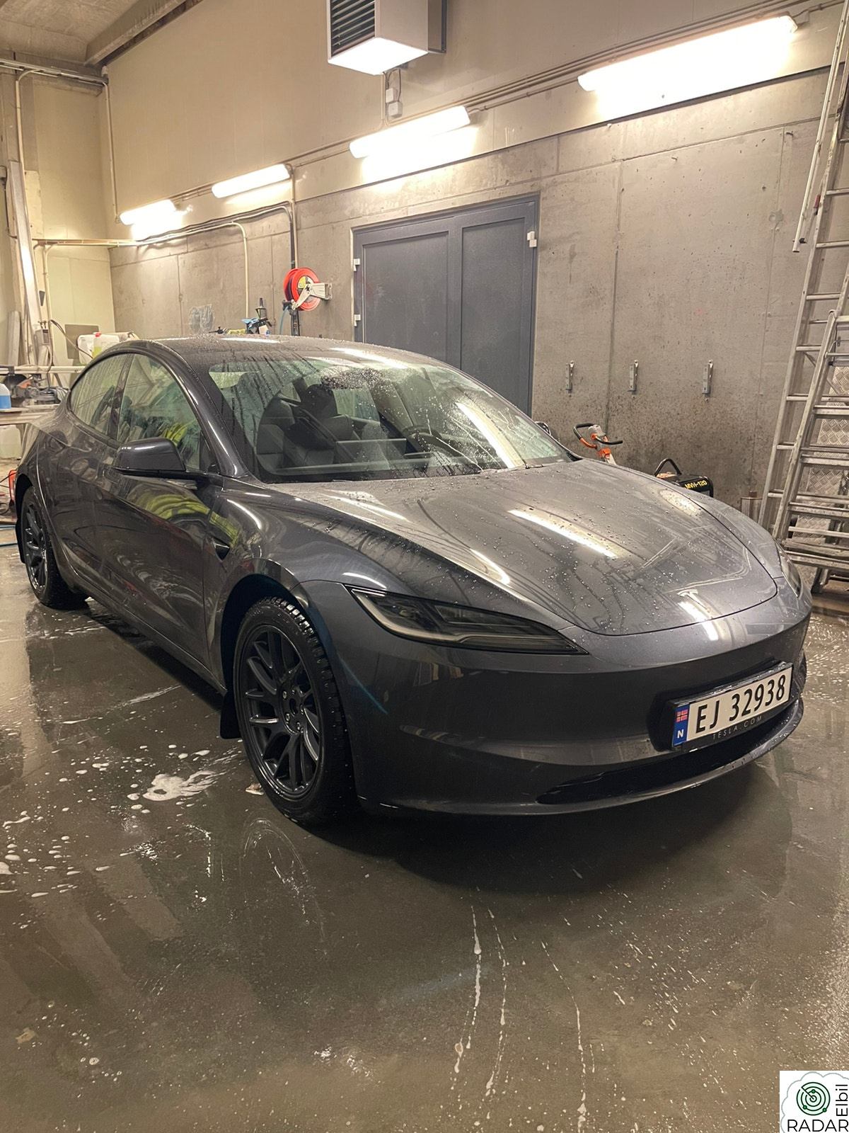 TESLA Model 3 Long Range AWD