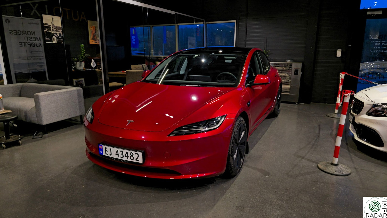 TESLA Model 3 LR AWD Highland - Strøken!