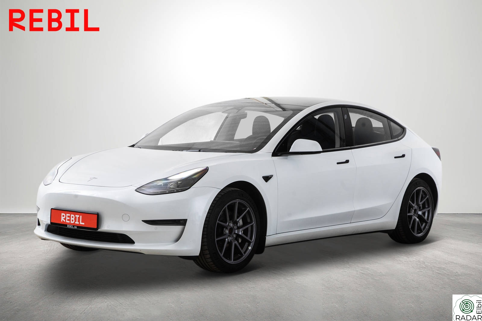 TESLA Model 3 602km/LR/AWD/MCU2/Navi/R.kam/Pano/AP/Memory/V.pumpe