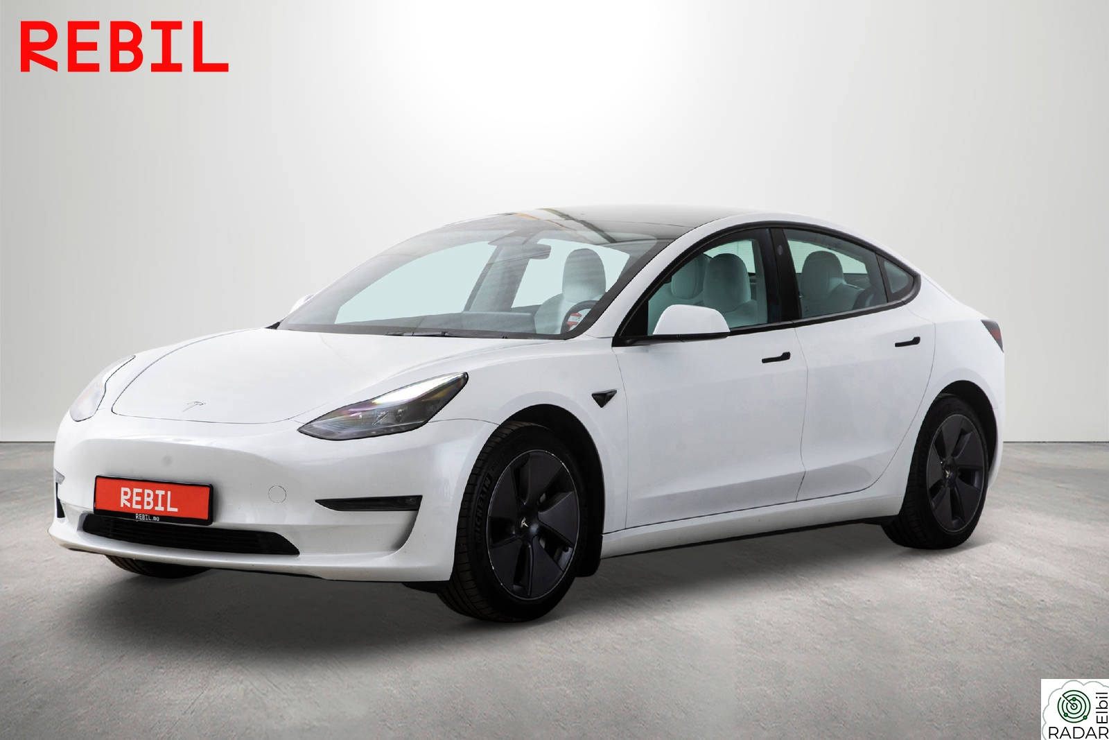 TESLA Model 3 602km/LR/AWD/MCU3/Navi/R.kam/Pano/AP/Memory/V.pumpe/DAB