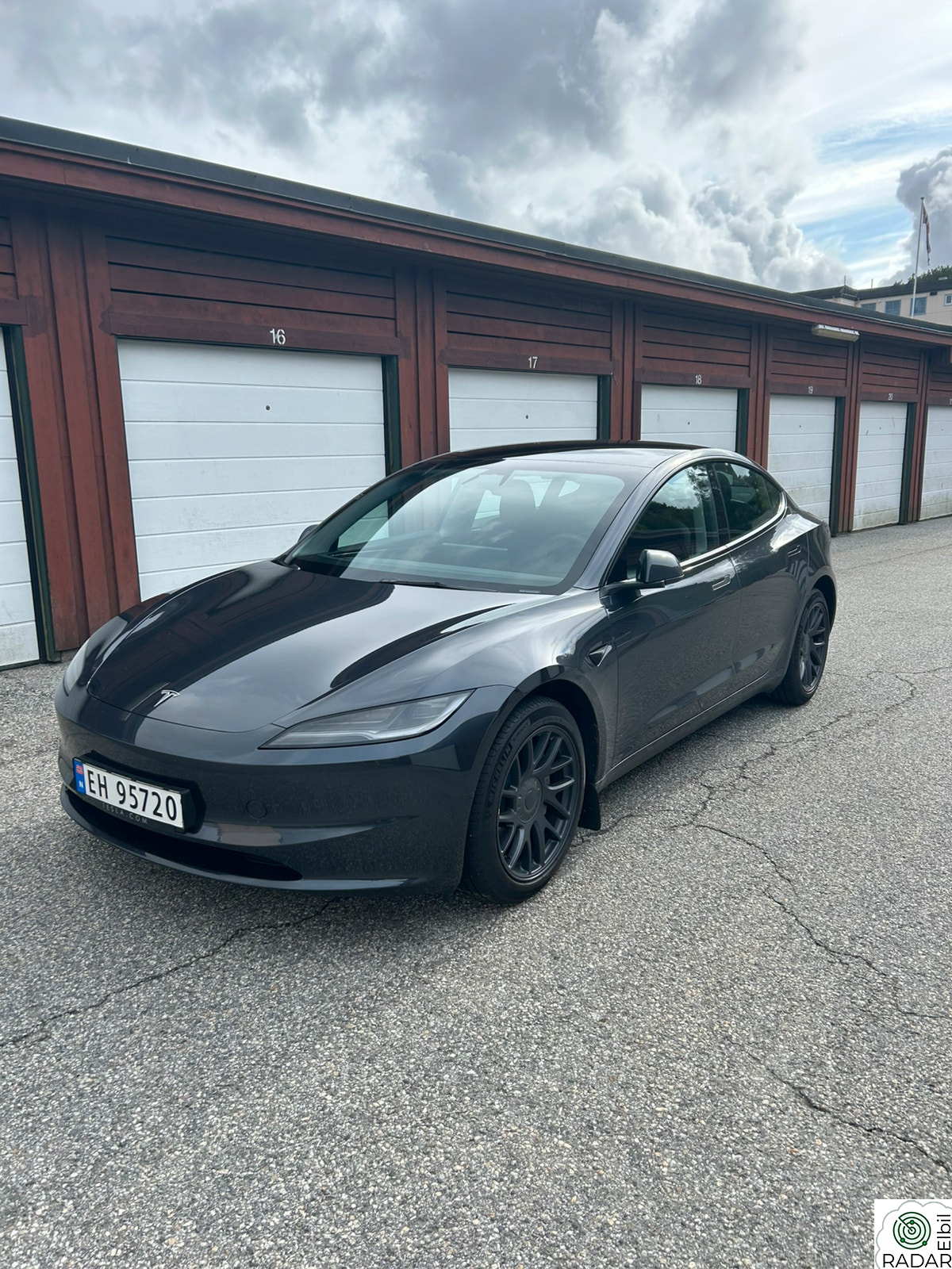 TESLA Model 3 Long Range AWD