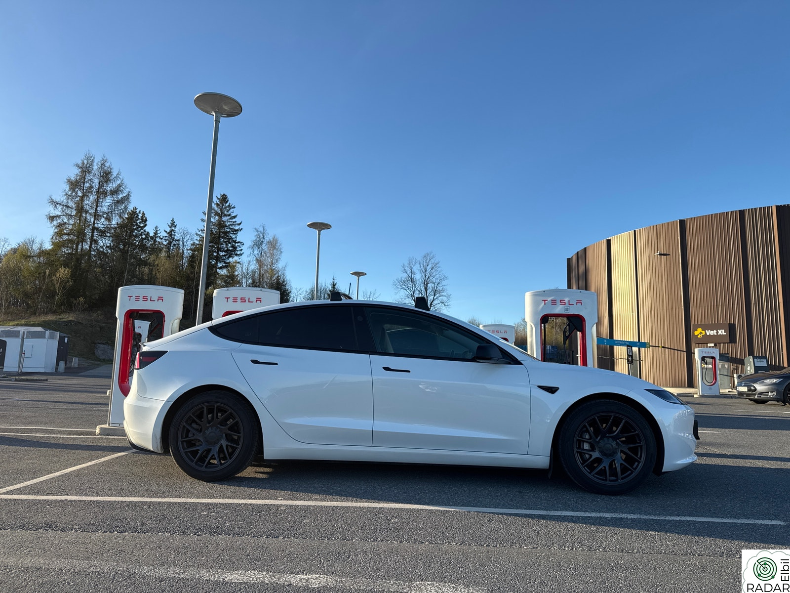 TESLA Model 3 4x4 - Nyeste model 3 ! ( Highland )