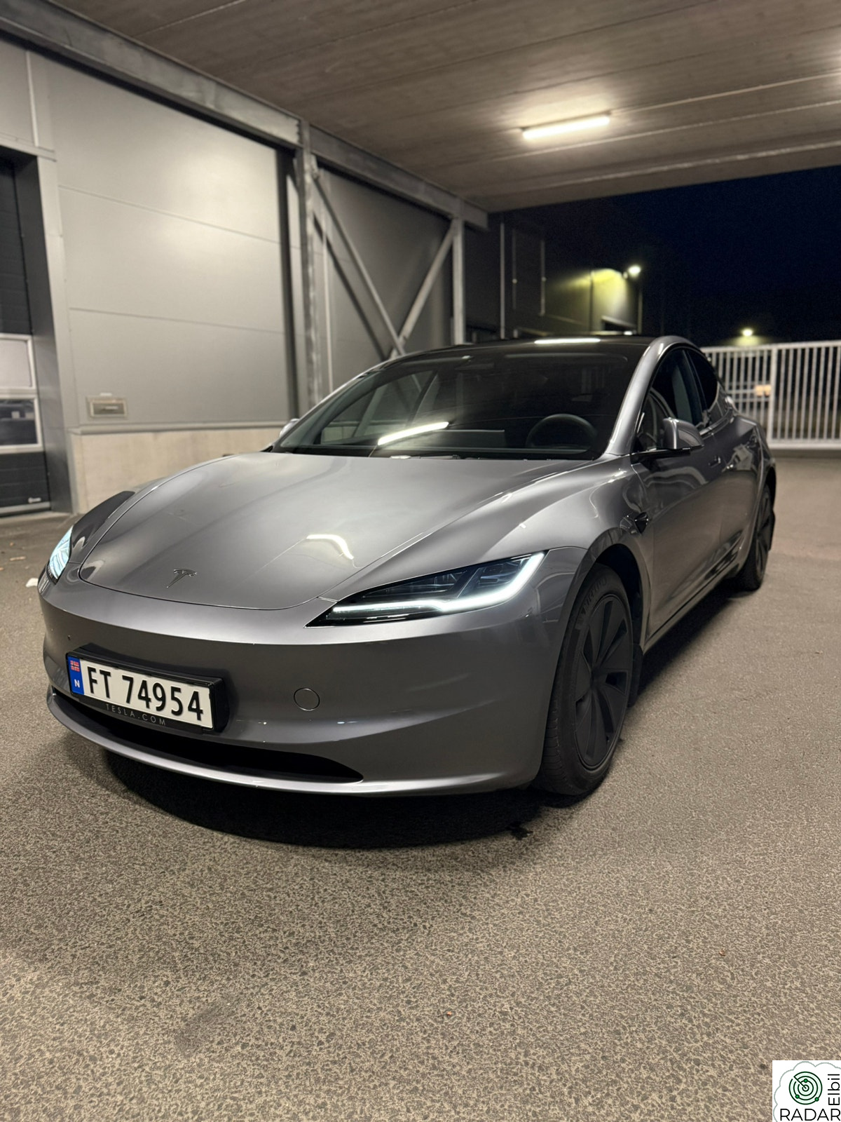 TESLA Model 3 HIGHLAND / AWD / 629WLTP / QUICKSILVER / 1 EIER