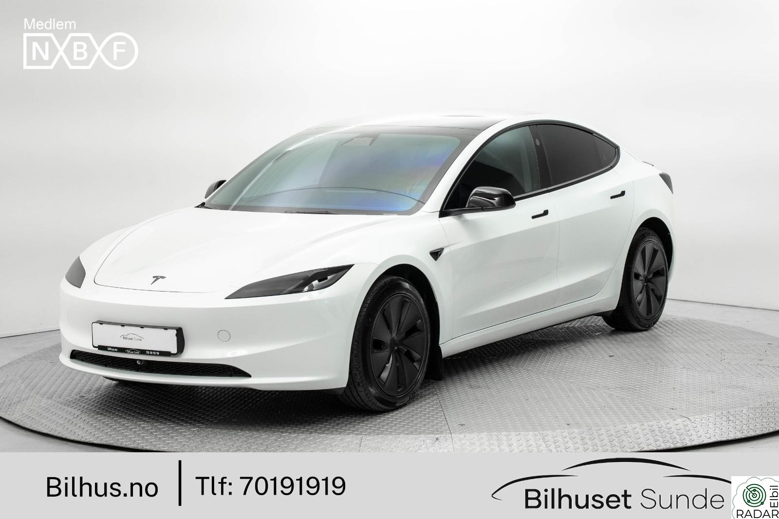 TESLA Model 3 Long Range AWD 660km Highland,Skinn,Pano,Ambient,S+V+++