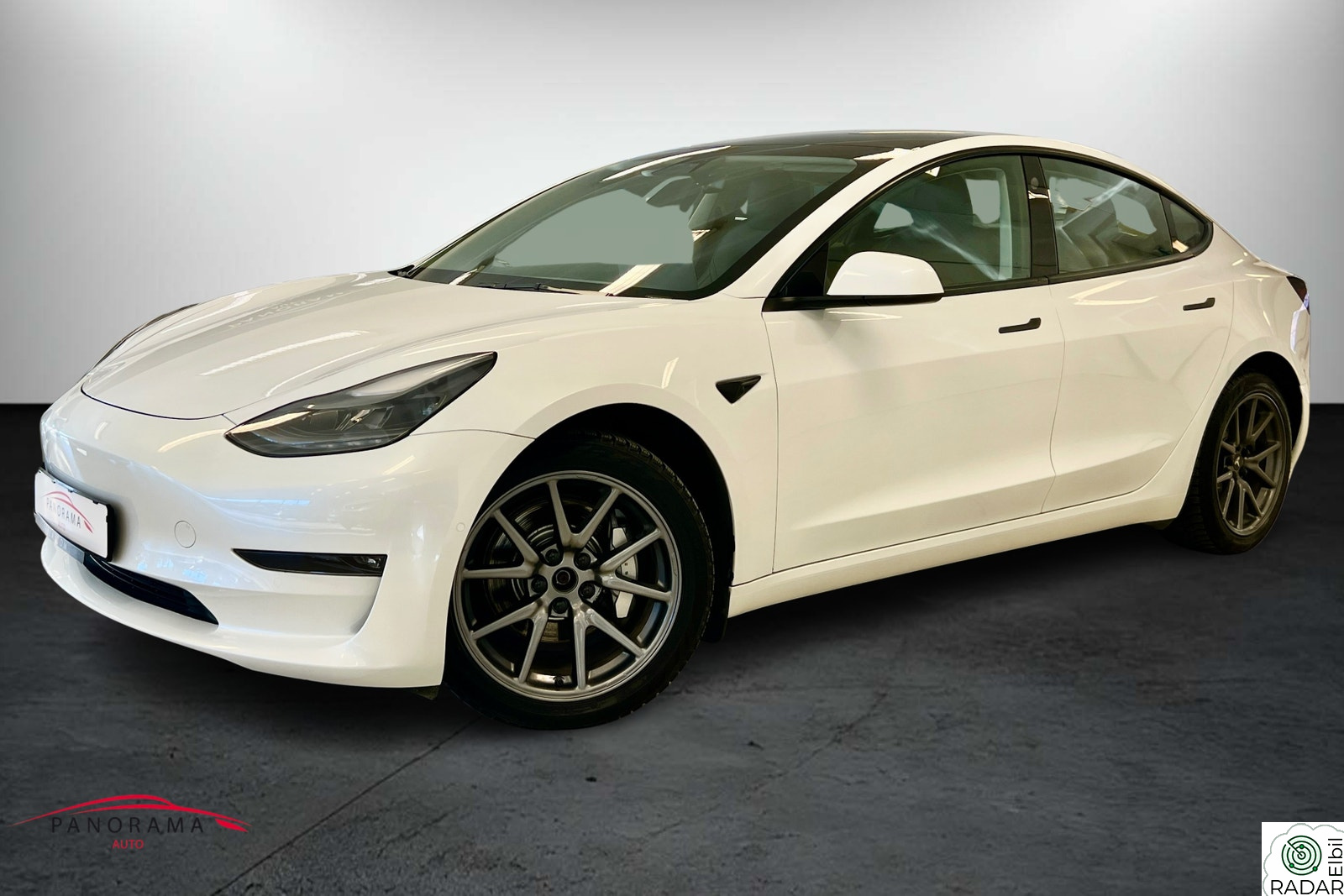 TESLA Model 3 LONG RANGE 4X4 HENGERFESTE KAMERA RATT.VARME
