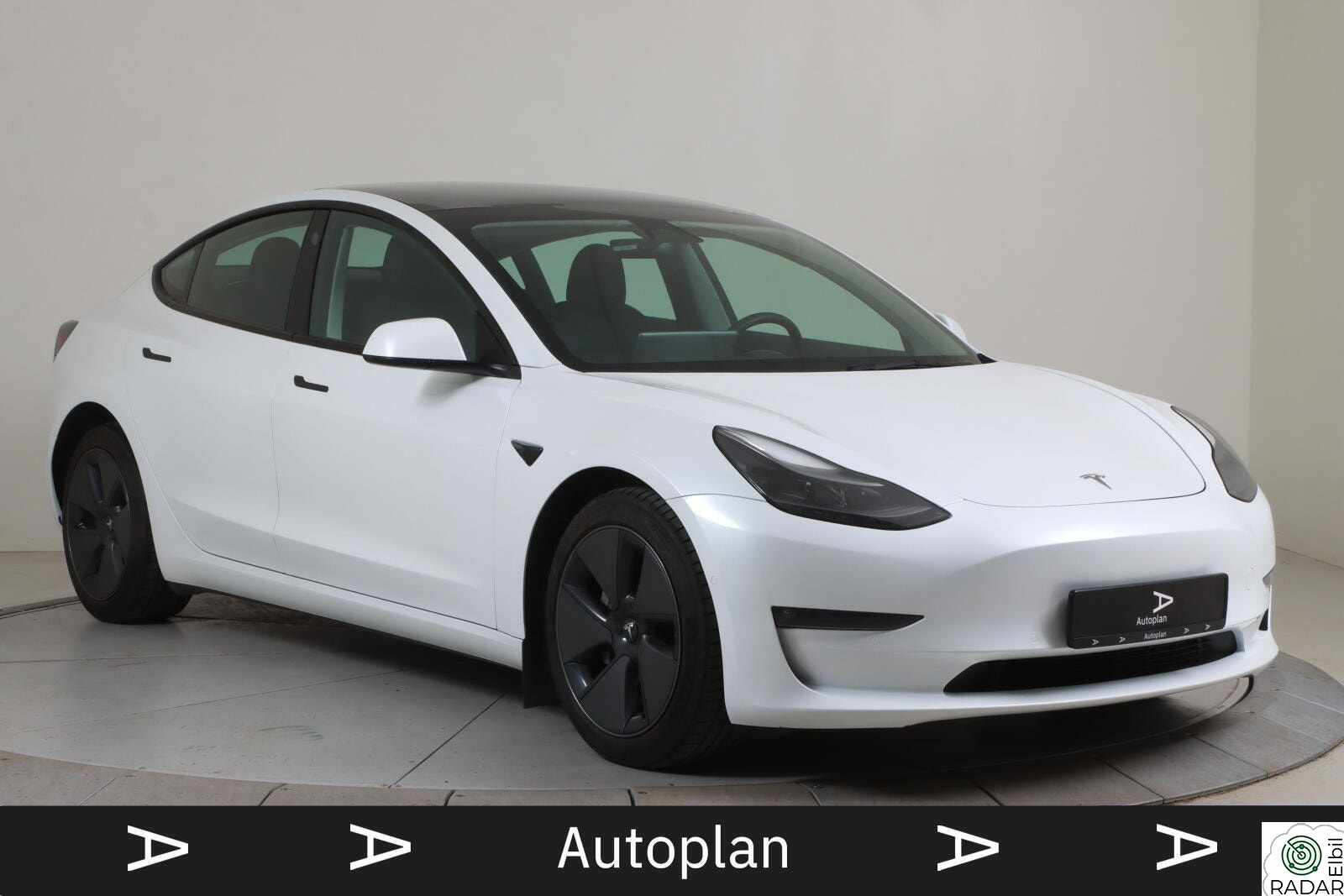 TESLA Model 3 Long Range AWD ACC/Krok/Premium/Pano/DAB/BT