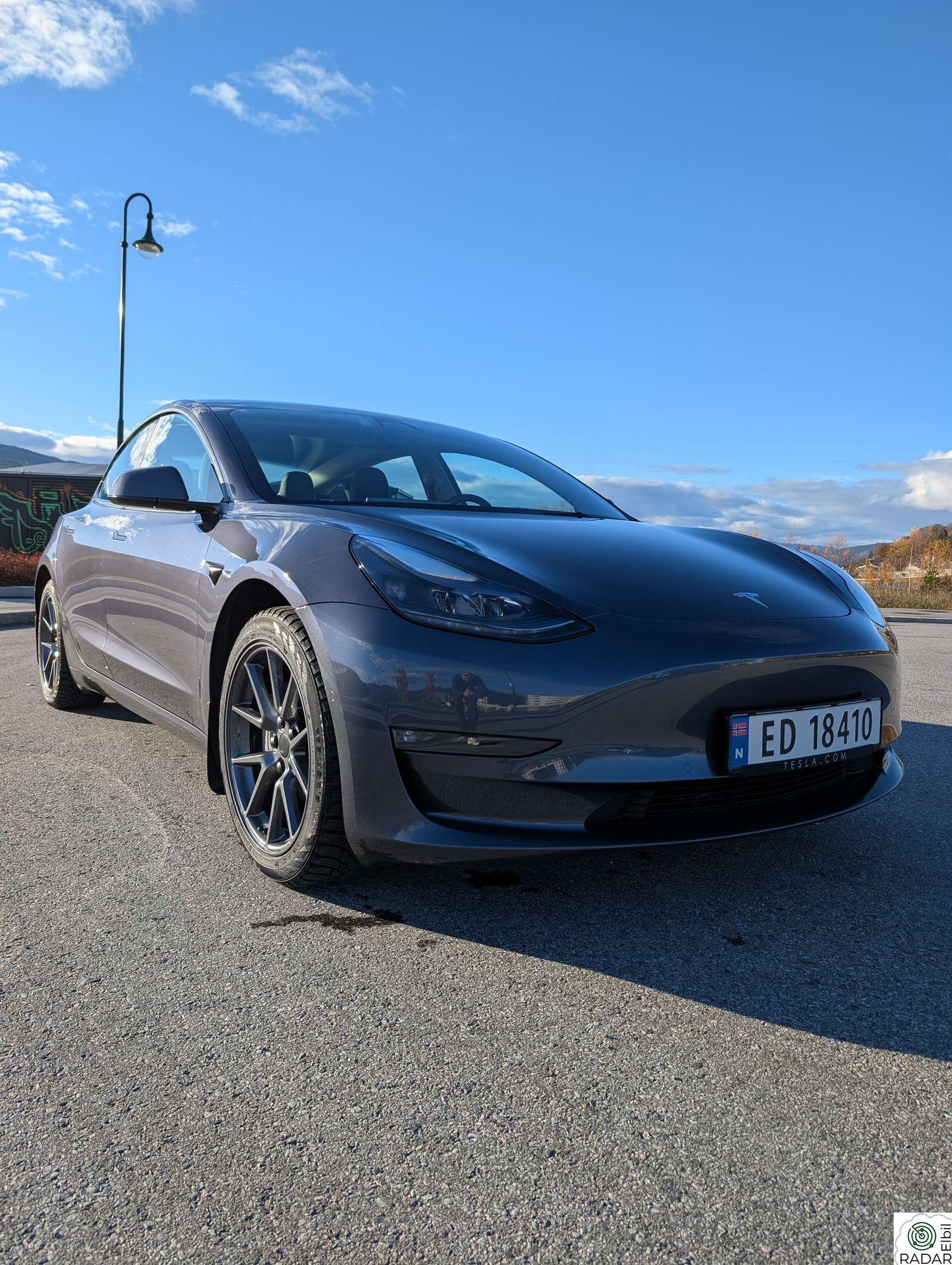 TESLA Model 3 Long Range AWD / Krok / Rattvarme / Matrixlys
