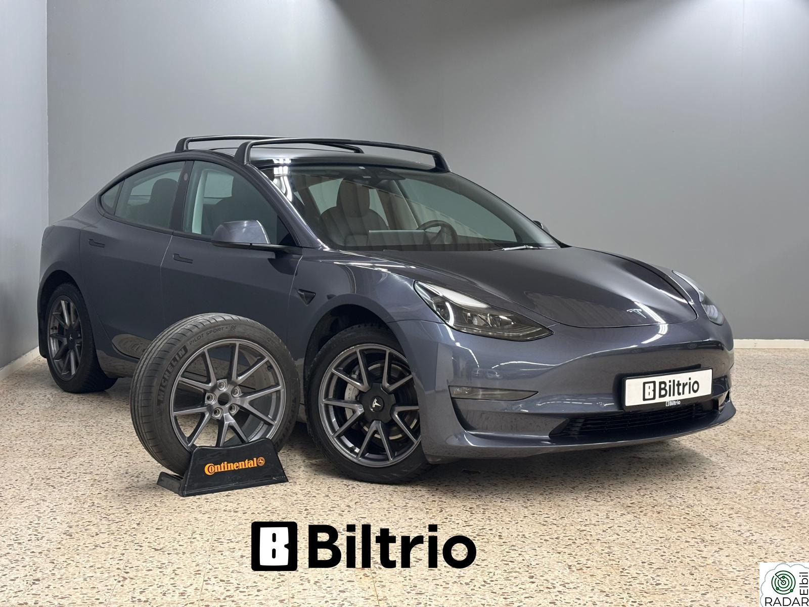 TESLA Model 3 LongRange/AWD/Hengerfestet/Rattvarme/Gummimatter