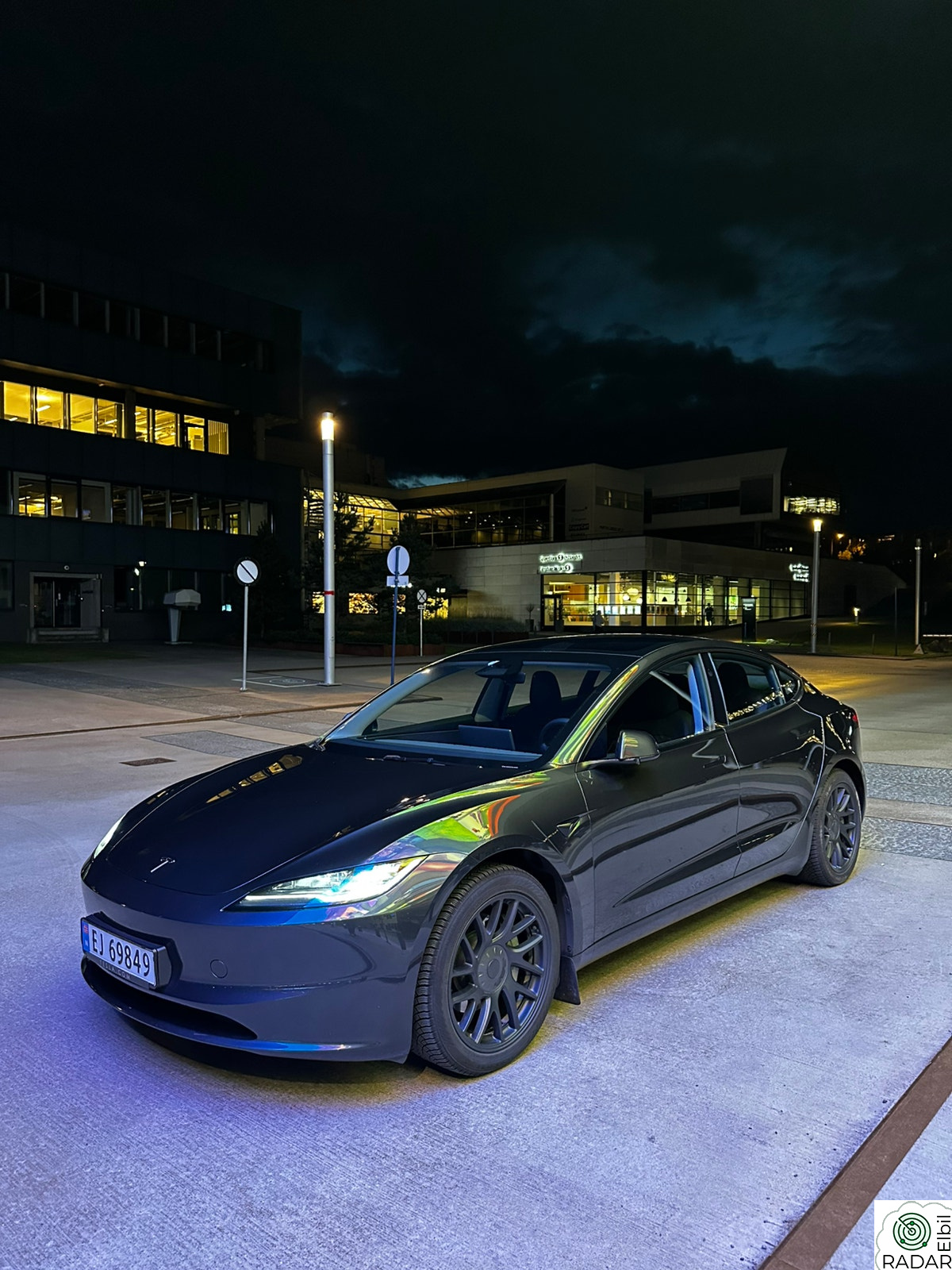 TESLA Model 3 Long Range AWD