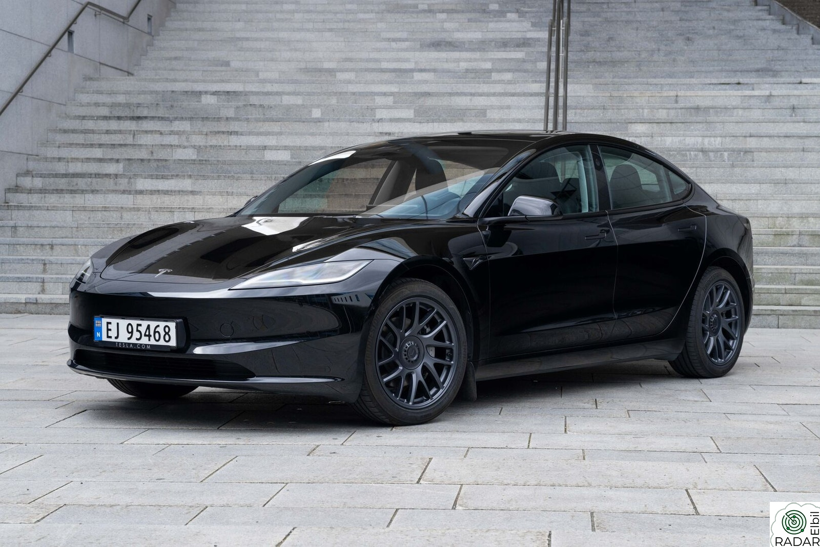 TESLA Model 3 Long Range / Autopilot / Premium Hifi / S+V